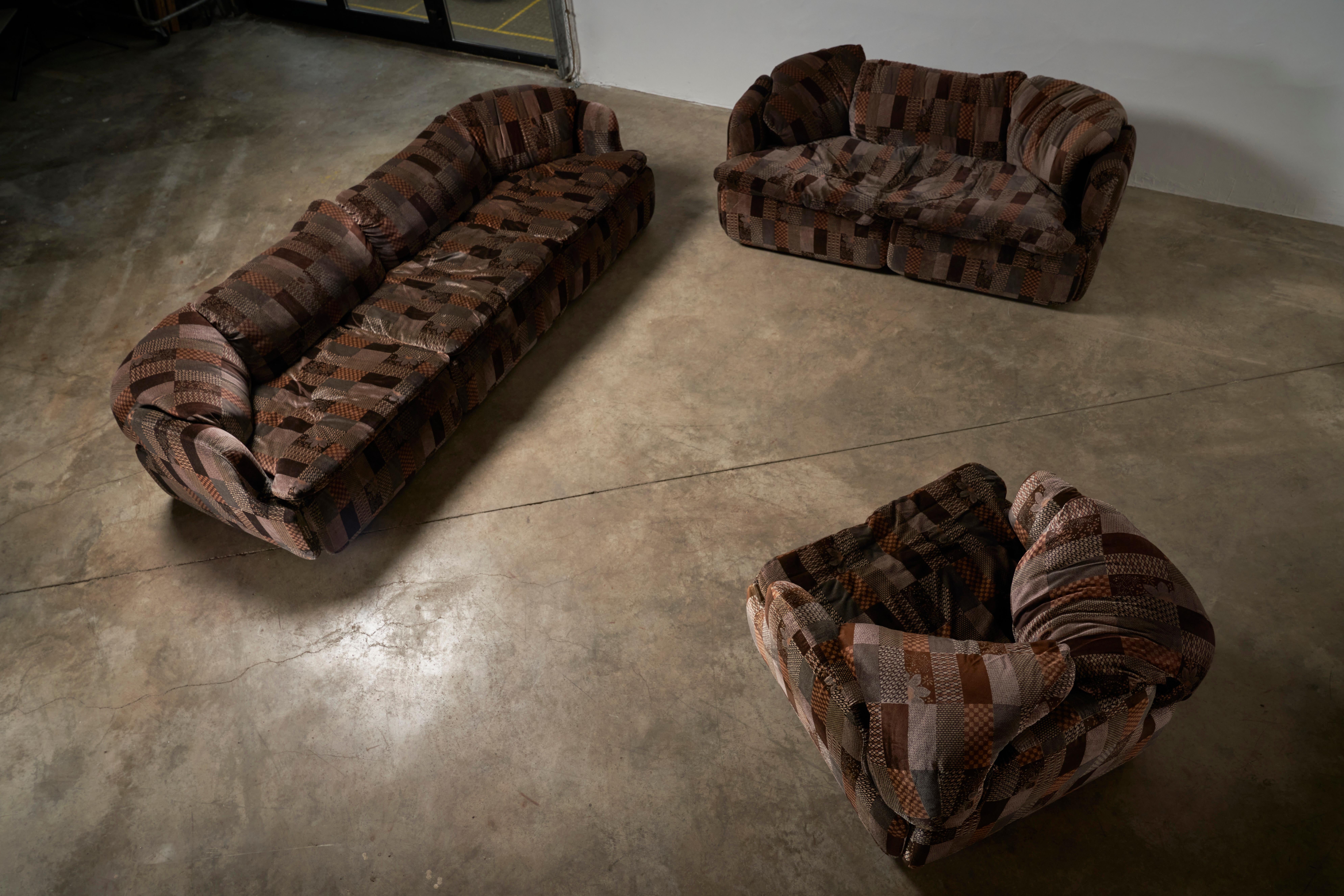Fabric Alberto Rosselli, Saporiti Confidential sofa set  For Sale