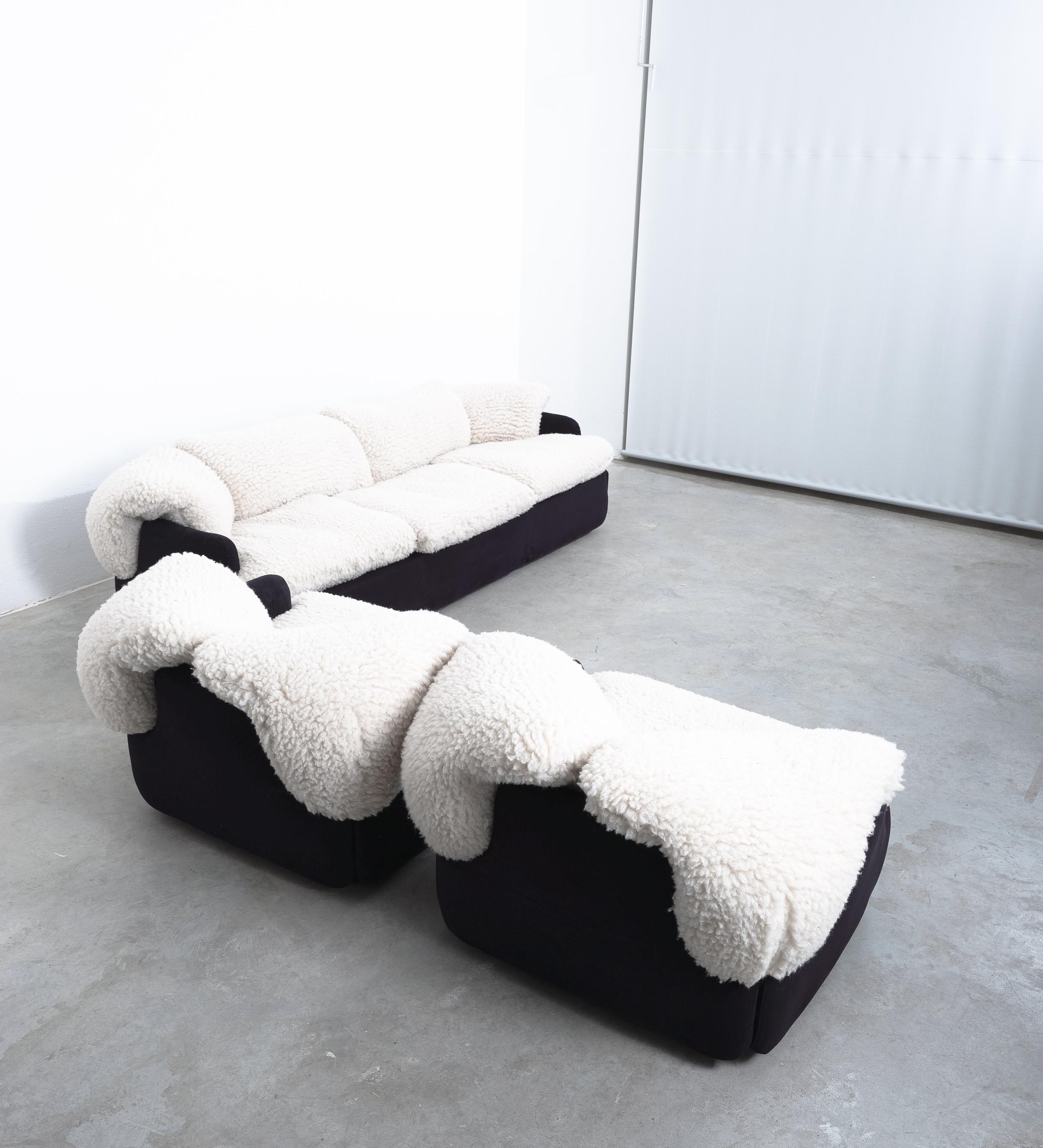 Alberto Rosselli Sofa For Saporiti 'Confidential' White Black Wool, Italy 1970 For Sale 3