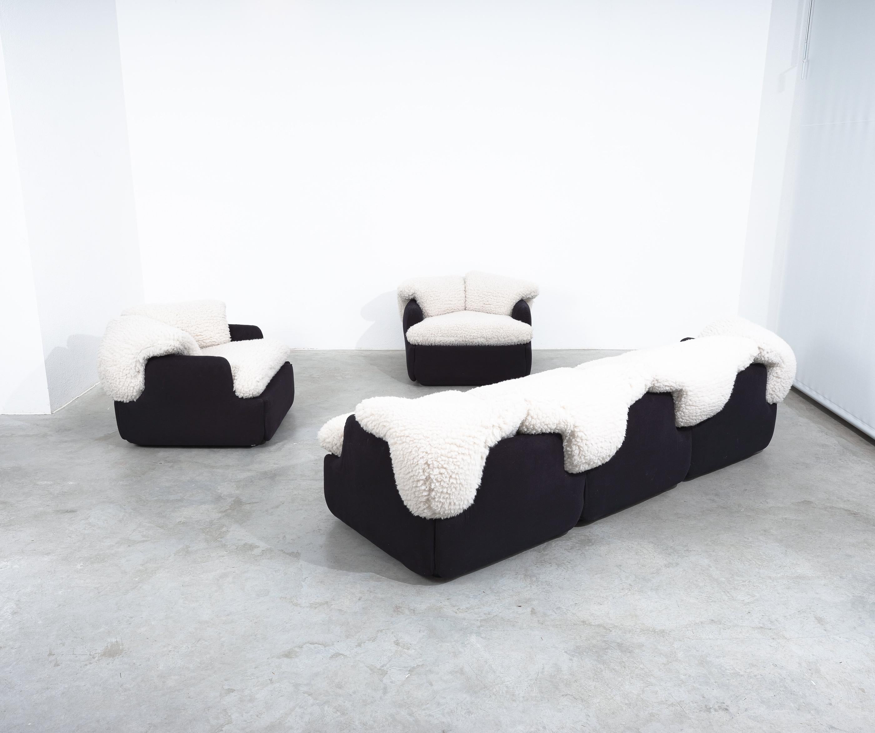 Mid-Century Modern Alberto Rosselli Sofa For Saporiti 'Confidential' White Black Wool, Italy 1970 For Sale