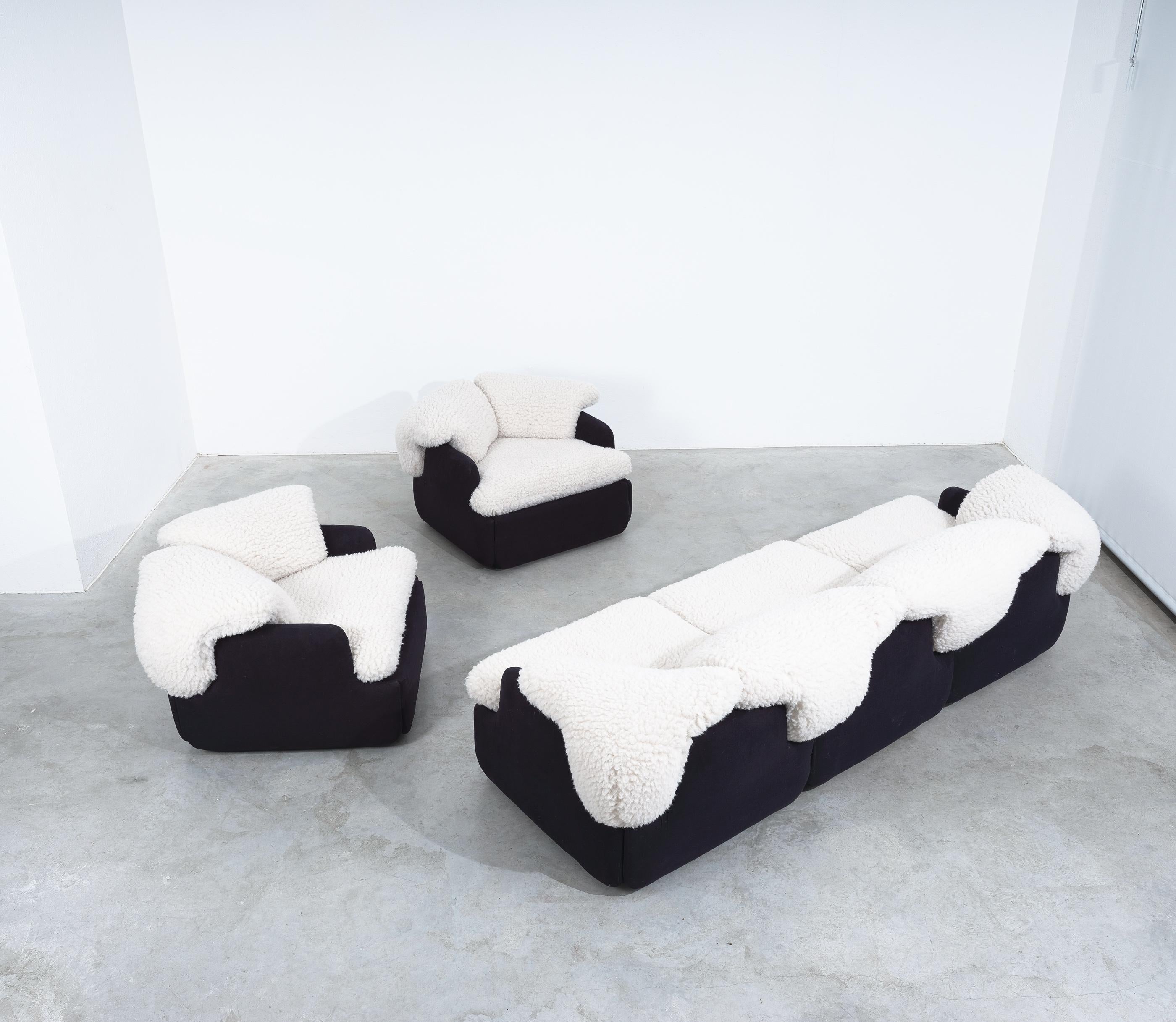 Italian Alberto Rosselli Sofa For Saporiti 'Confidential' White Black Wool, Italy 1970 For Sale