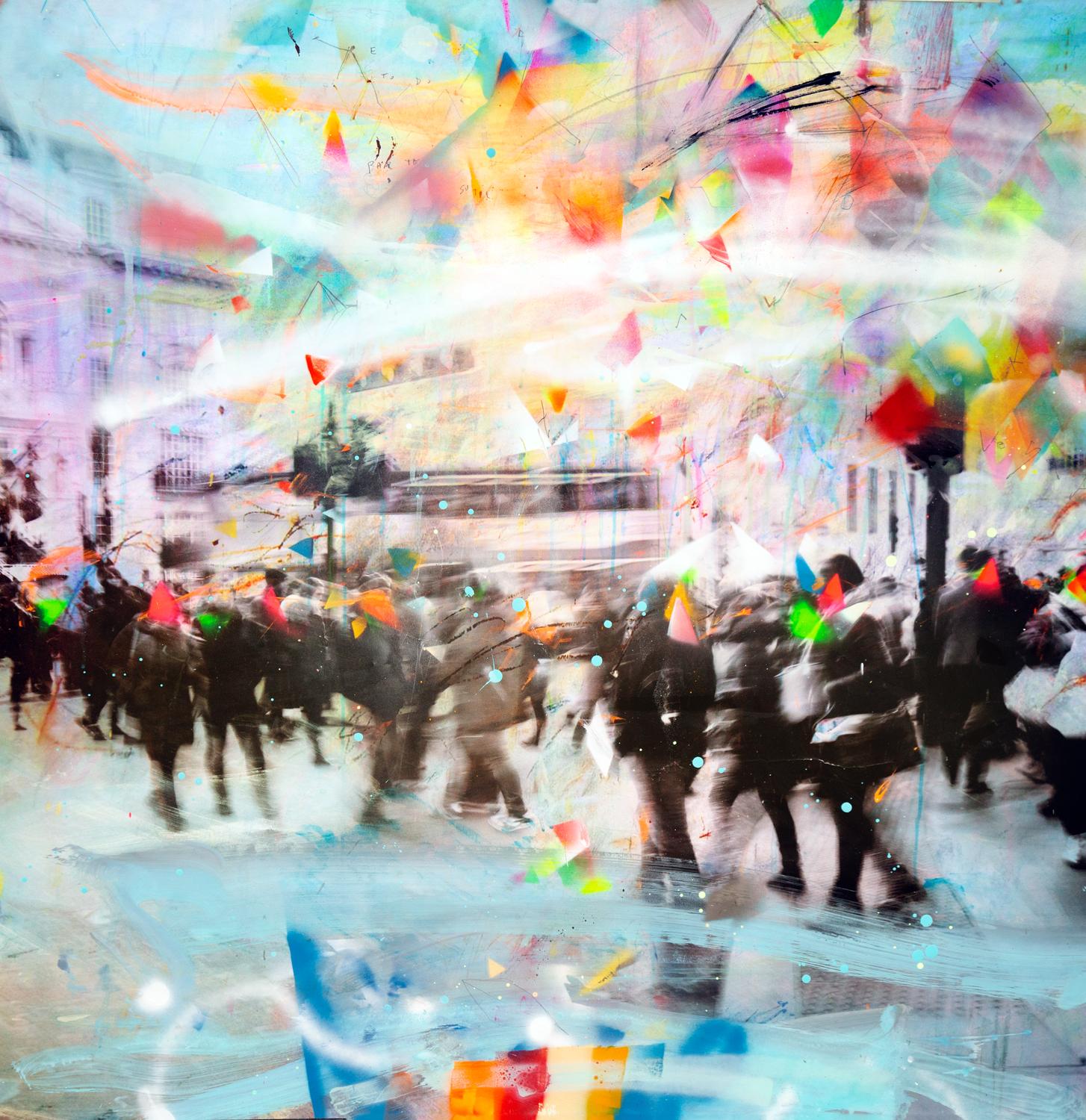 Intergaláctica - foto contemporánea pintada a mano con resina, colorida escena urbana