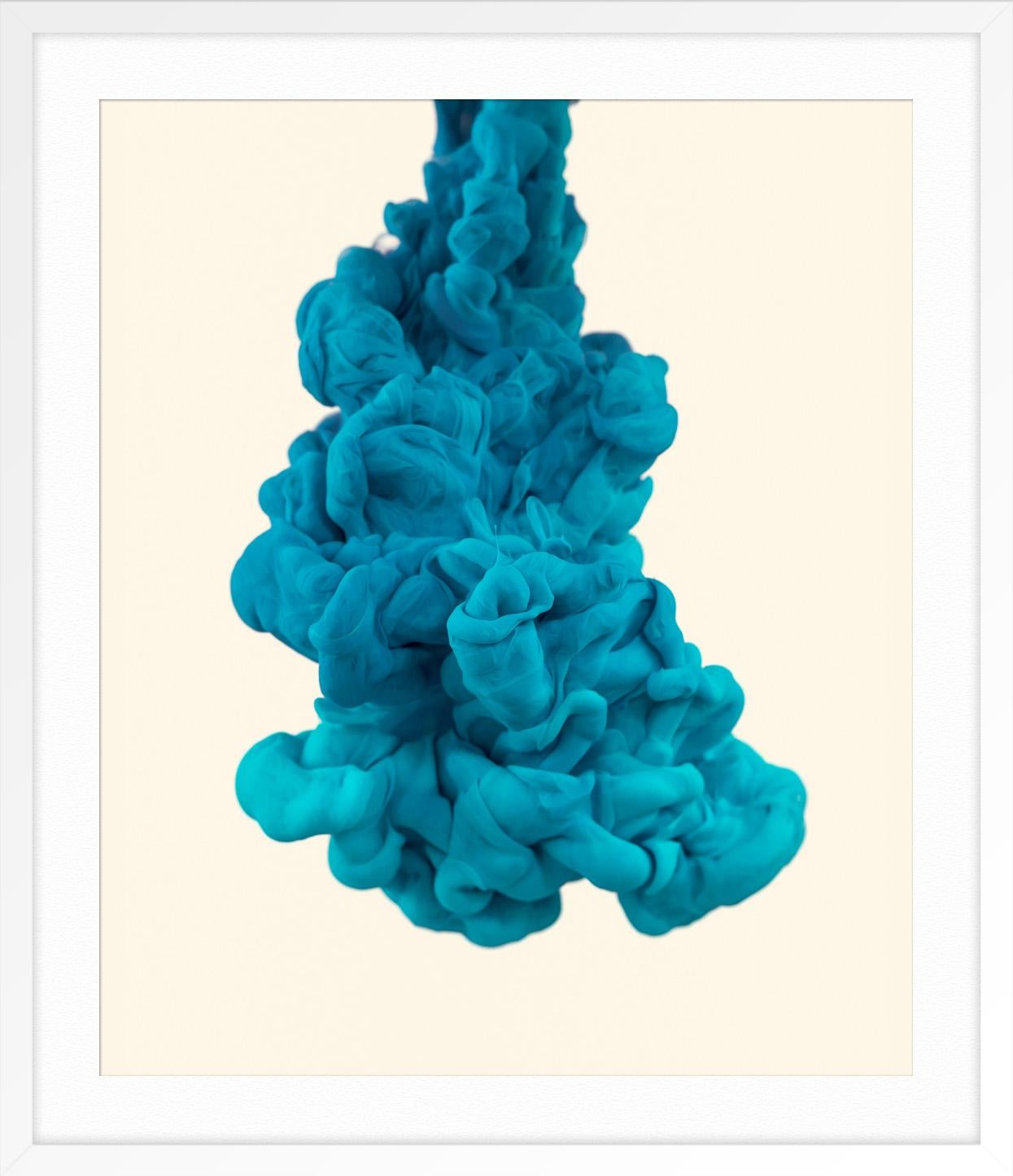 ABOUT THIS PIECE: Alberto practices high-speed photography. He has mastered the balance of pouring varnish into water and using his high-speed photography knowledge to capture the movement of the colored pigment through water.

ABOUT THIS ARTIST:
