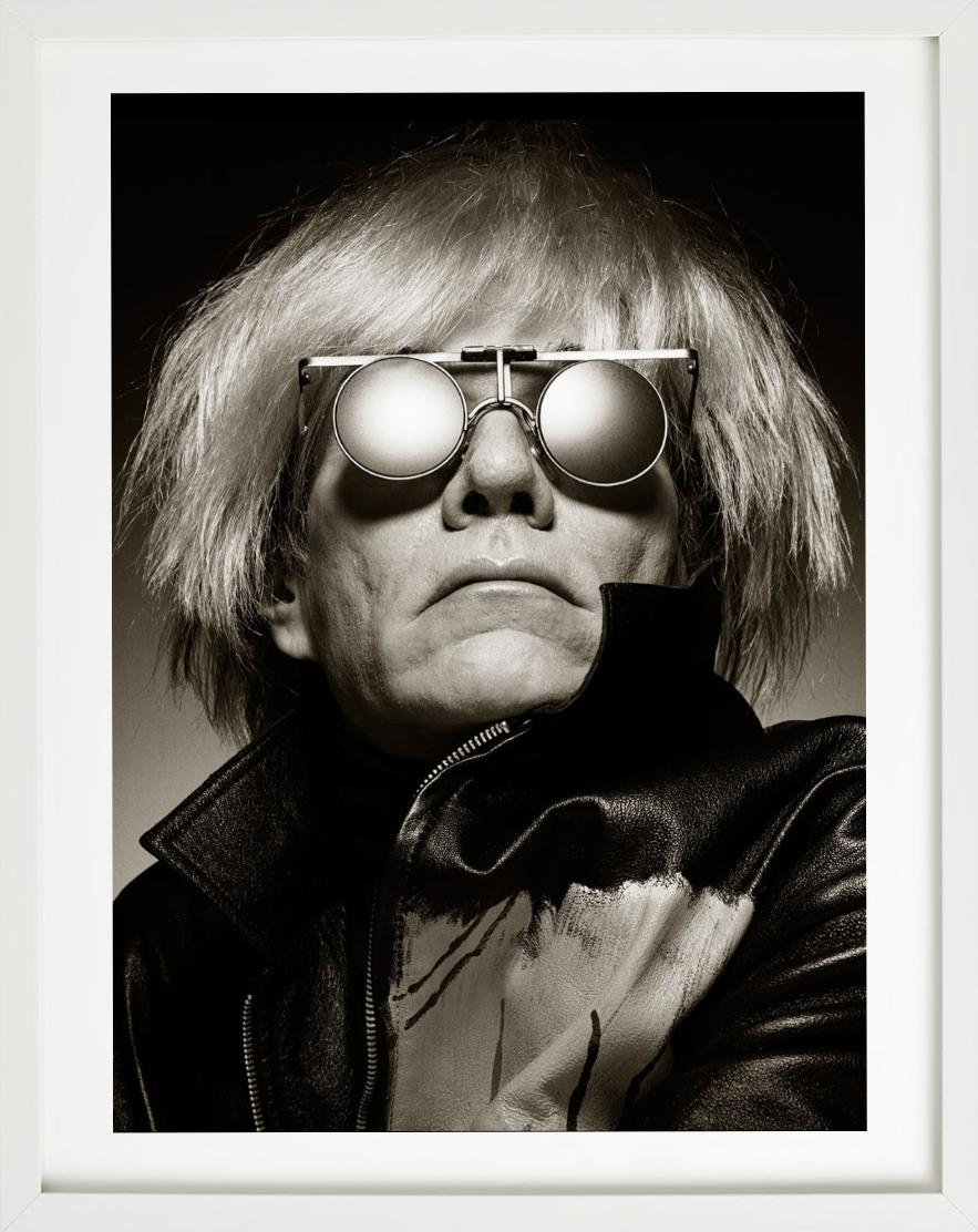 „Andy Warhol“ – Porträt des Künstlers als Terminator, Kunstfotografie 1985  (Zeitgenössisch), Photograph, von Albert Watson