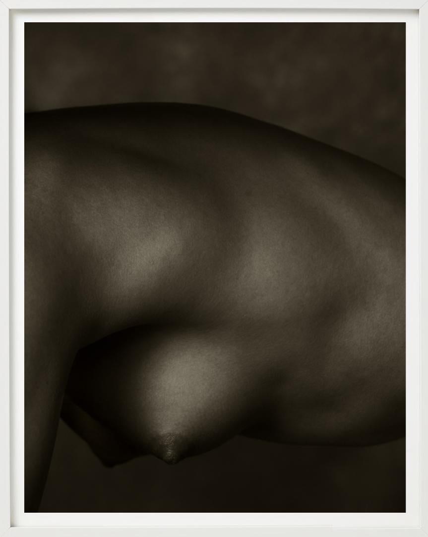 Anouk Dirske - Nu, noir et blanc, photographie d'art en vente 5