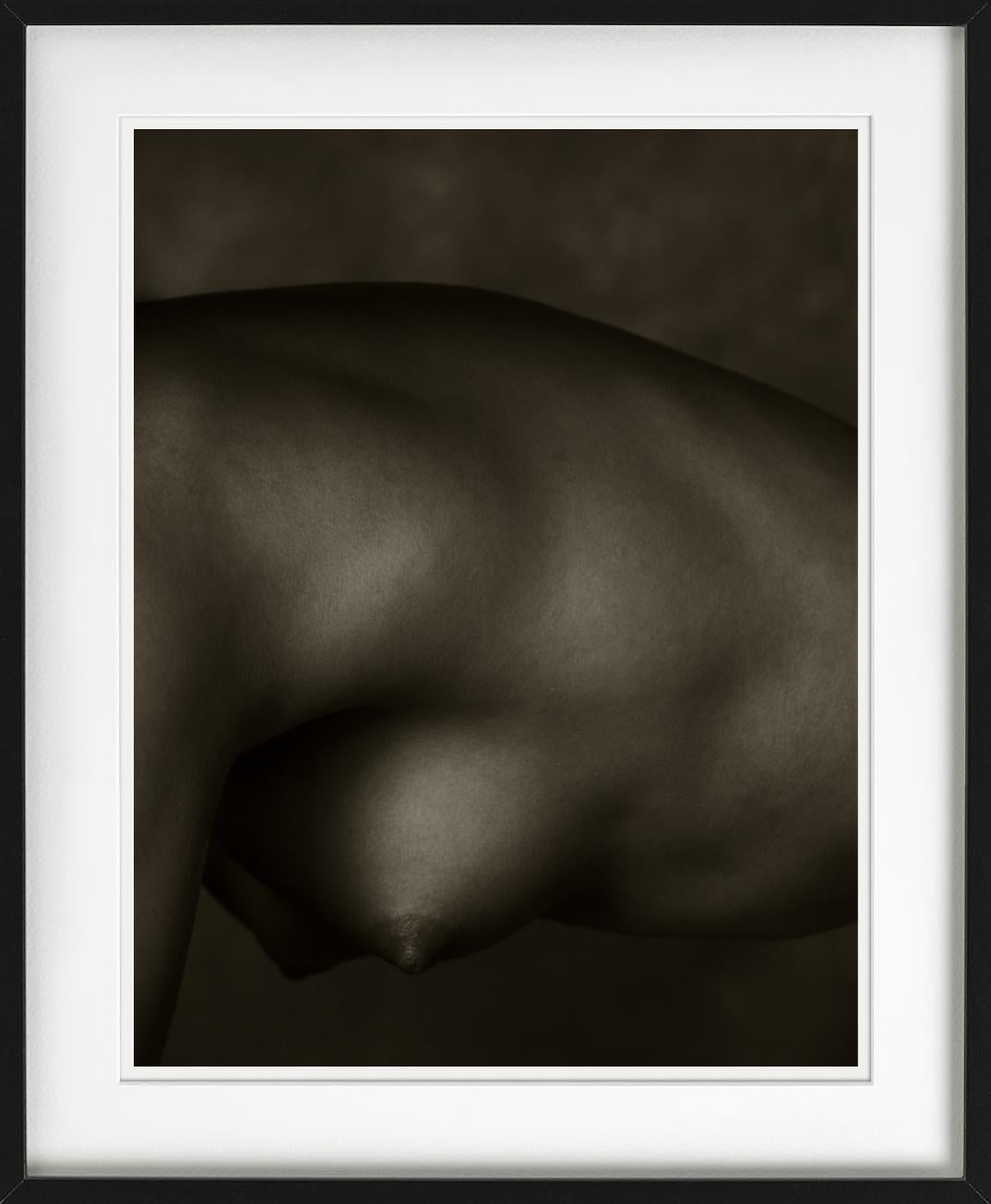 Anouk Dirske - Nu, noir et blanc, photographie d'art en vente 1