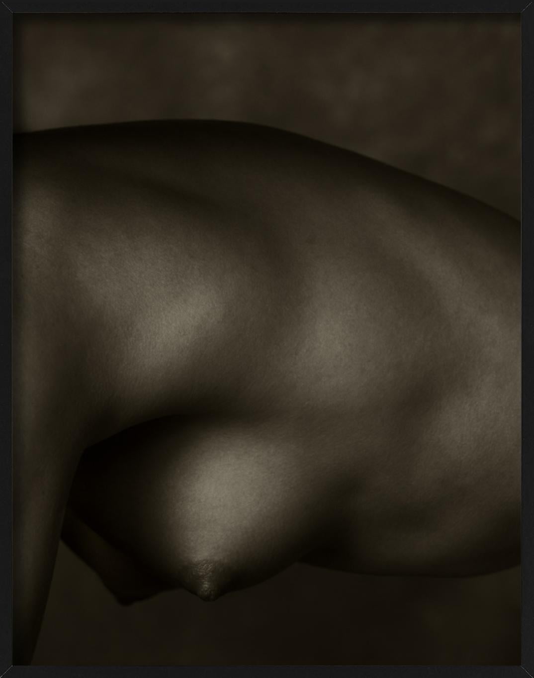 Anouk Dirske - Nu, noir et blanc, photographie d'art en vente 2