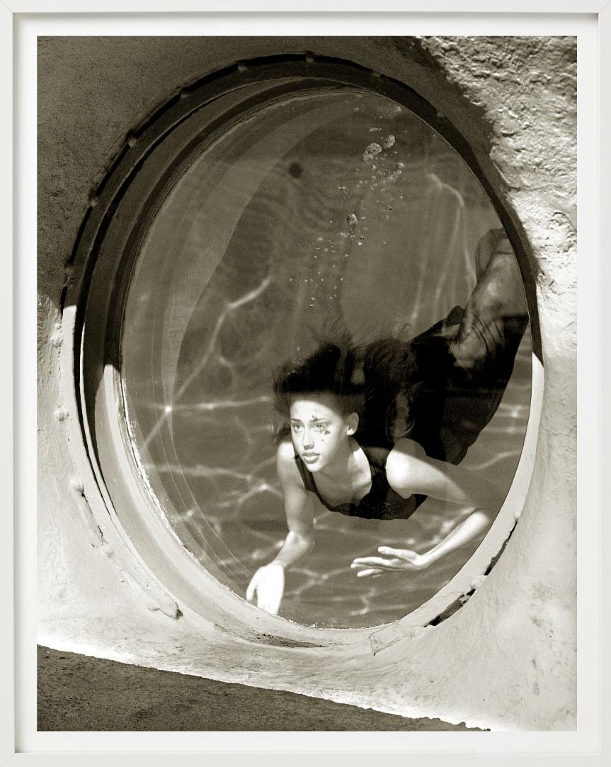 Estella Warren Underwater, Las Vegas - Model Diving, Fine Art Photography, 1998 For Sale 7