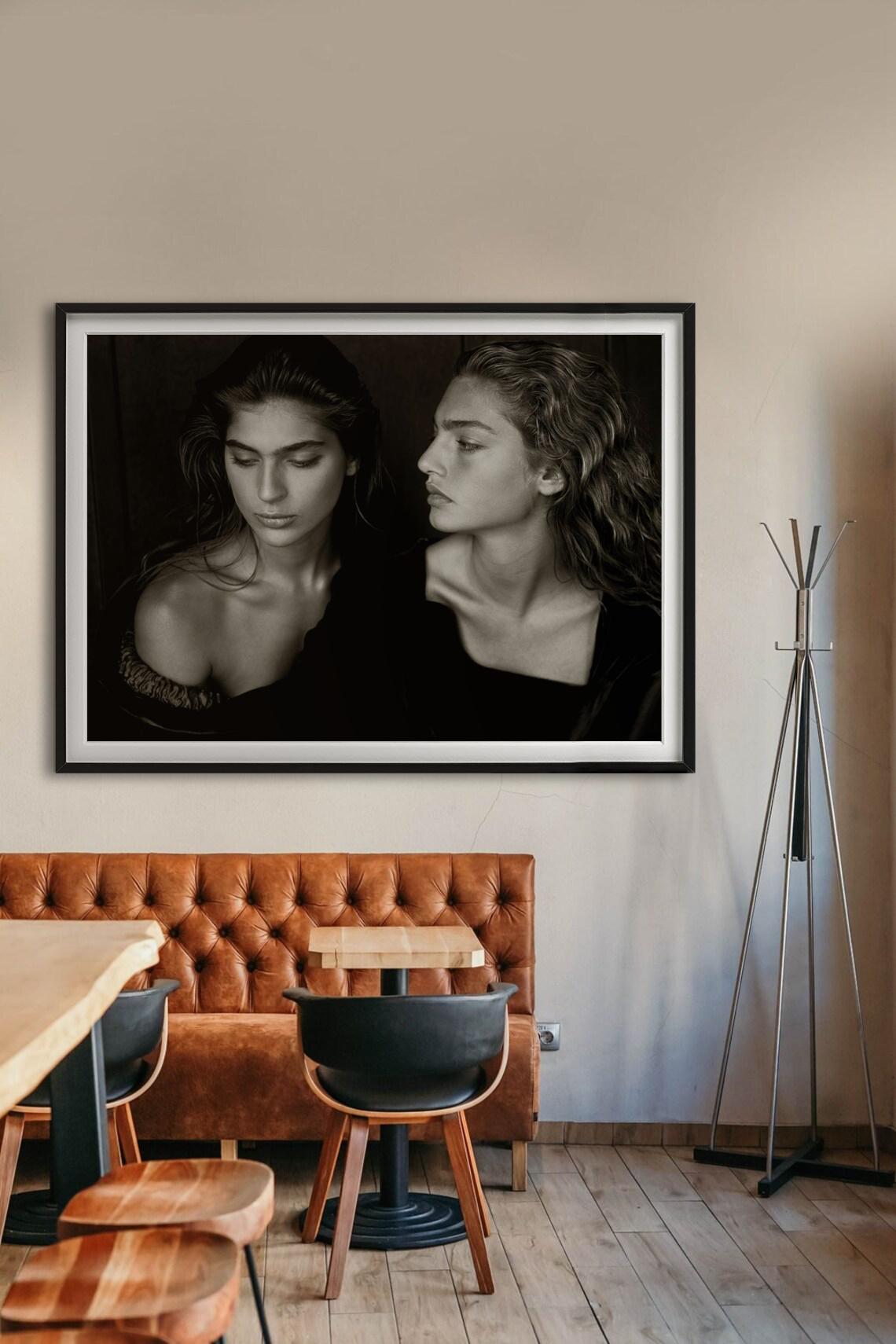Gabrielle Reece e Michaela Bercu - Doppio ritratto, Fotografia Fine Art, 1989 - Photograph Contemporaneo di Albert Watson
