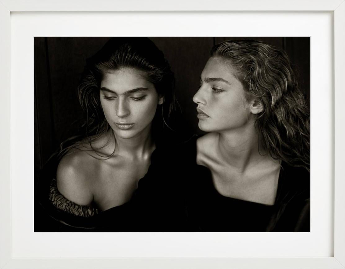 Gabrielle Reece e Michaela Bercu - Doppio ritratto, Fotografia Fine Art, 1989 in vendita 1