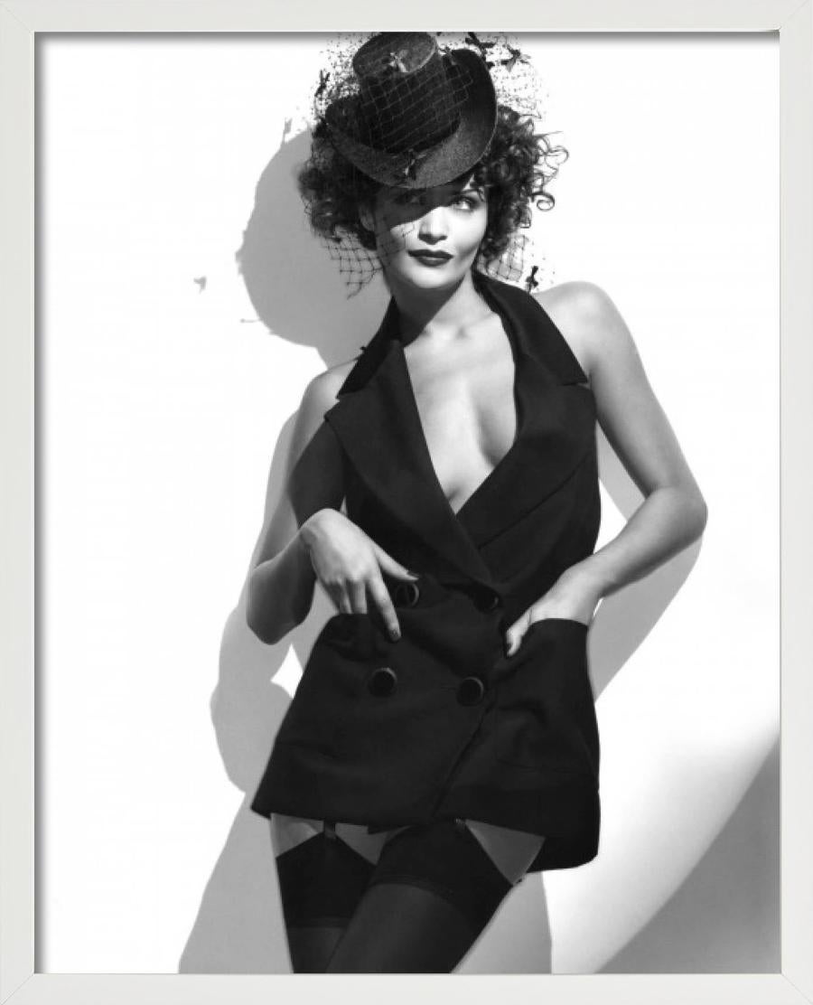 Tux Deductible, Helena Christensen für die britische Vogue - Fine Art Photography, 1995 (Grau), Portrait Photograph, von Albert Watson