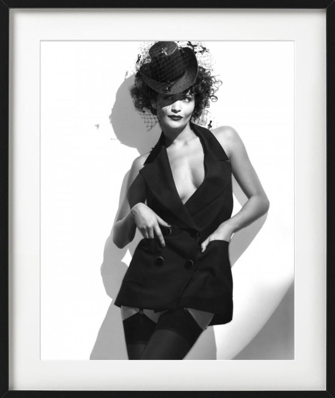 Tux Deductible, Helena Christensen für die britische Vogue - Fine Art Photography, 1995 im Angebot 3