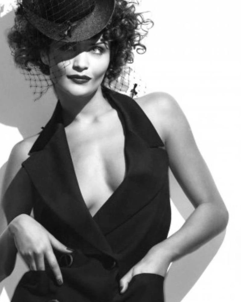 Tux Deductible, Helena Christensen für die britische Vogue - Fine Art Photography, 1995 im Angebot 6