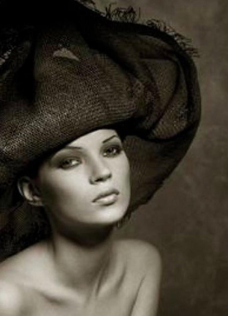Kate Moss, Marrakesch Albert Watson, Akt, Fotografie, Schwarz-Weiß, Mode im Angebot 3