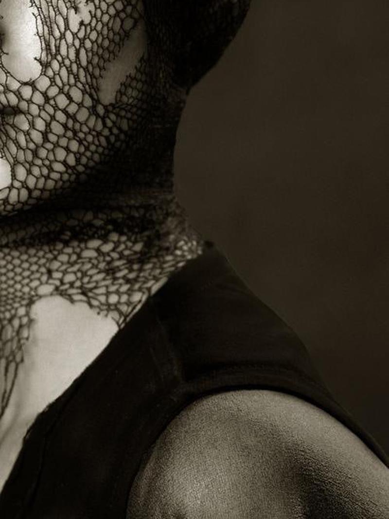 Kate Moss (Schleier) - Albert Watson, Modell, Porträt, Frau, Kunst, Fotografie im Angebot 2