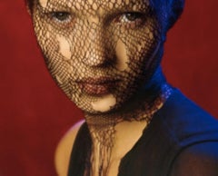 Velo de Kate Moss (color) - Albert Watson, Mujer, Retrato, Erótico, Celebridad, Arte