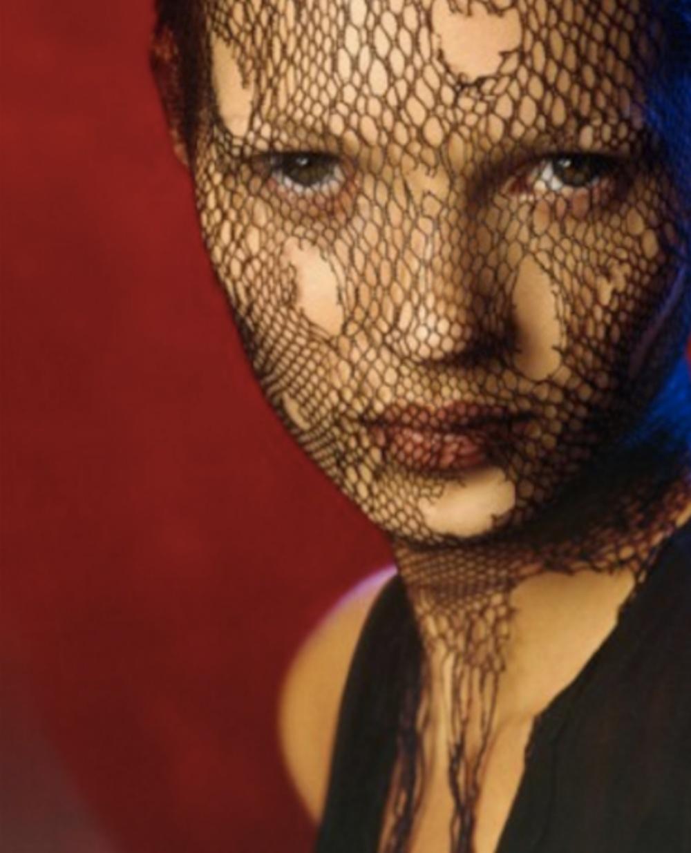 Kate Moss Veil (color) – Albert Watson, Woman, Portrait, Erotic, Celebrity, Art For Sale 1
