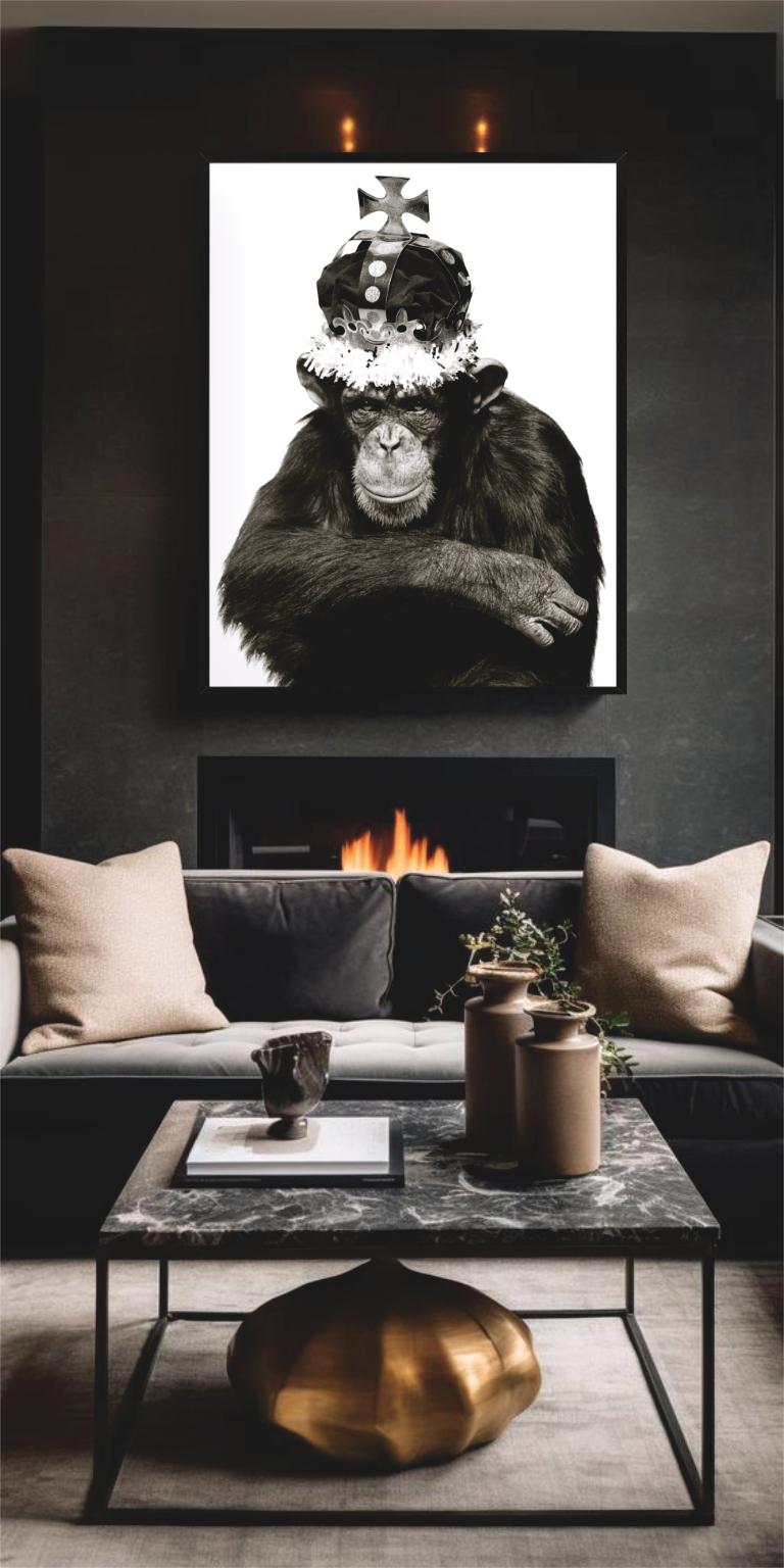 King Casey, NYC –  b&w Porträt eines Ape mit Krone, Kunstfotografie, 1992 im Angebot 3