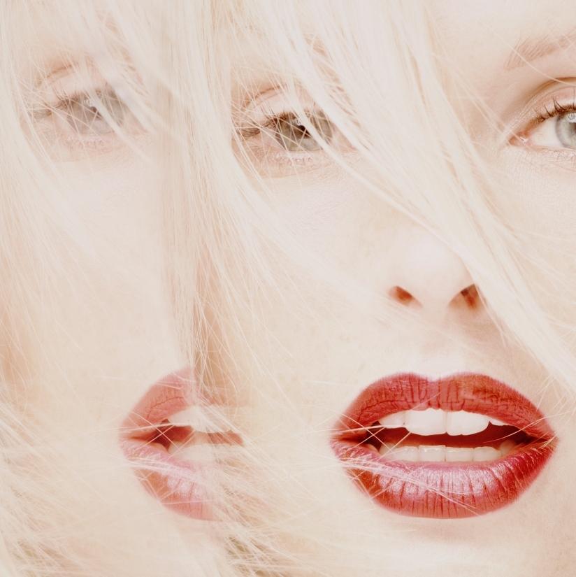 Albert Watson
Kylie Bax in Mirror, New York City, 1999
Stampa cromogenica
183 x 243 cm (72 x 95 5/8 in.)
Edizione di 5 esemplari più 1 prova d'artista
Solo stampa
Firmato dall'artista

Albert Watson è nato nel 1942 a Edimburgo, in