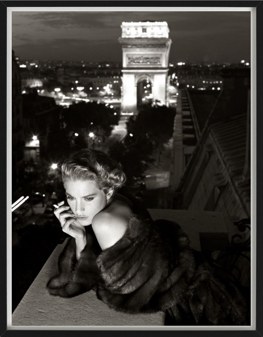 Lisa Kauffmann, Parigi, B/N, Fotografia Fine Arts, 1986 - Photograph di Albert Watson