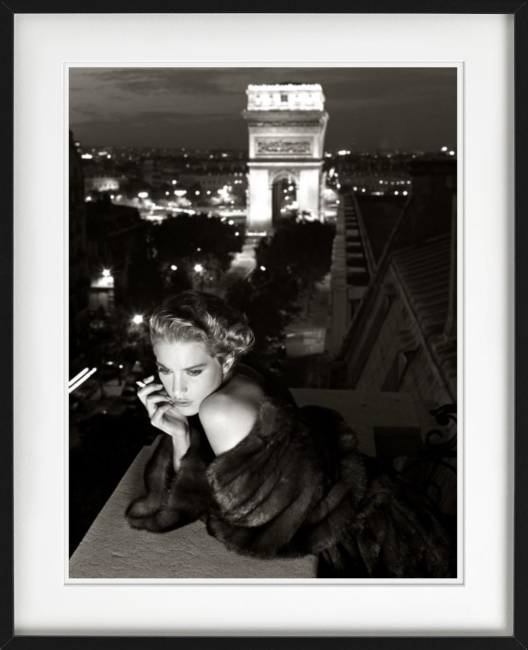 Lisa Kauffmann, Parigi, B/N, Fotografia Fine Arts, 1986 - Black and White Photograph Nero di Albert Watson