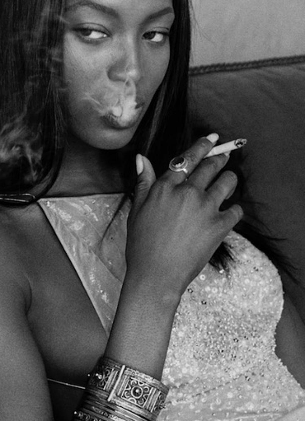 Naomi in Marocco - Albert Watson, Bianco e nero, Moda, Naomi Campbell in vendita 3