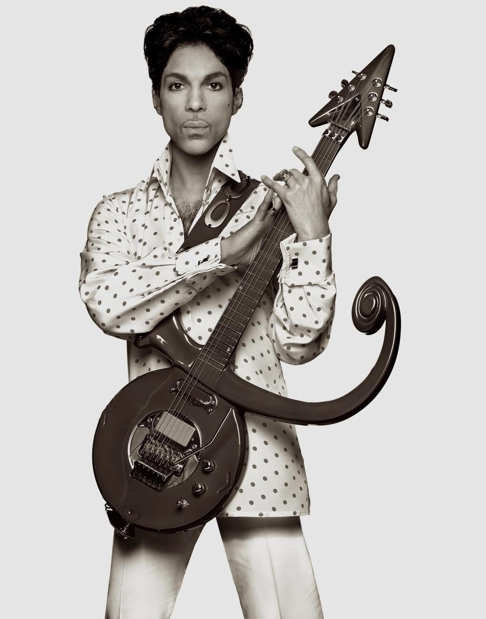 Prince with Guitar, Cleveland – Albert Watson, Portrait, Black & White, Pop