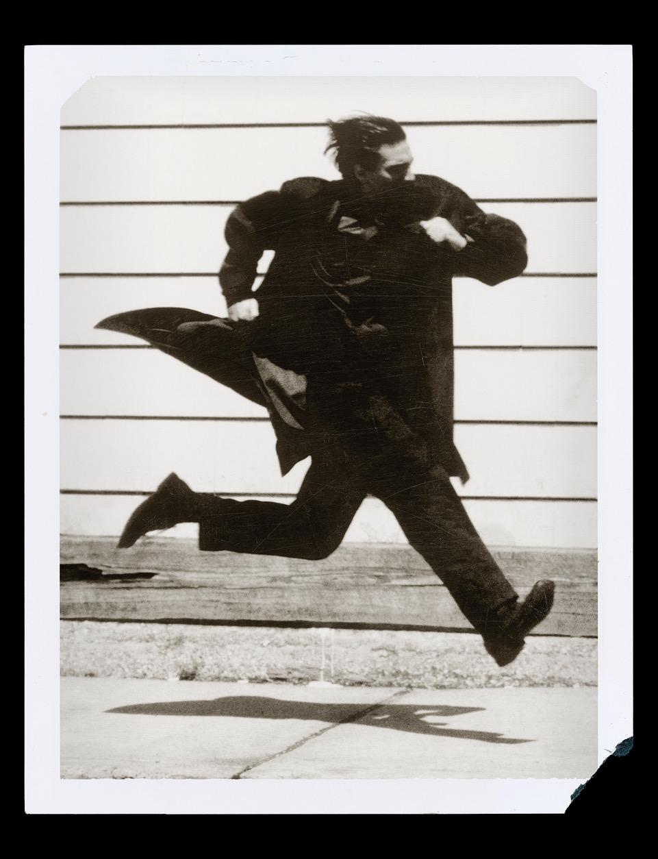 Running Man, L’Uomo Vogue, San Francisco – Albert Watson, Black and White, Print