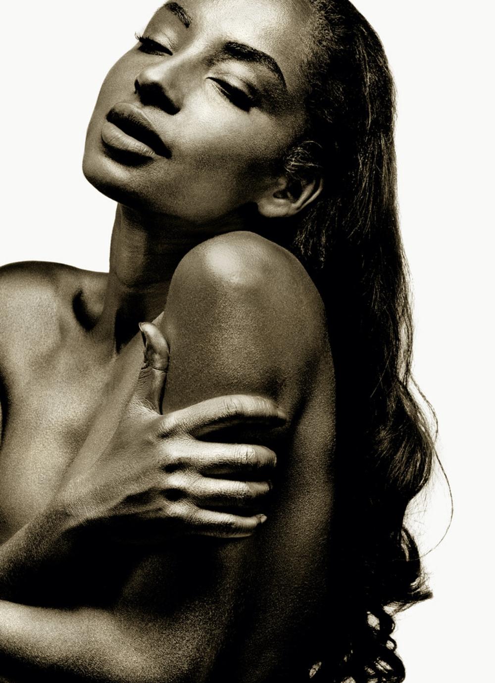 Albert WATSON (*1942, Scotland)
Sade 'Love Deluxe', 1992
Archival pigment print
142 x 107 cm (55 7/8 x 42 1/8 in.)
Edition of 10, plus 2 AP
Print only

Drake purchased a series of Albert's prints, including iconic portraits of Sade, Prince, Snoop