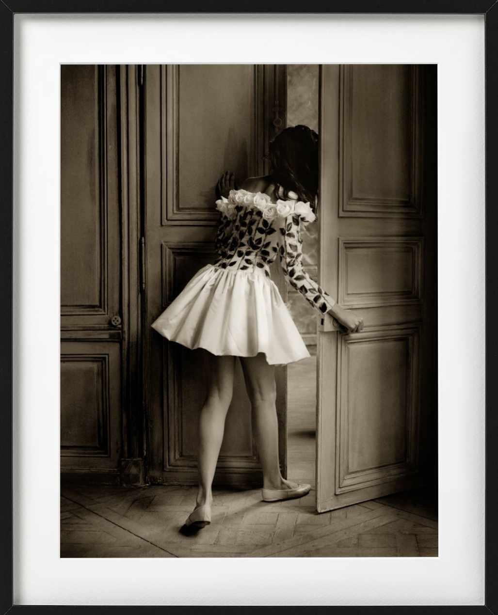 Sandrine Ho für die italienische Vogue in Valentino, Paris – Kunstfotografie, 1988 im Angebot 7