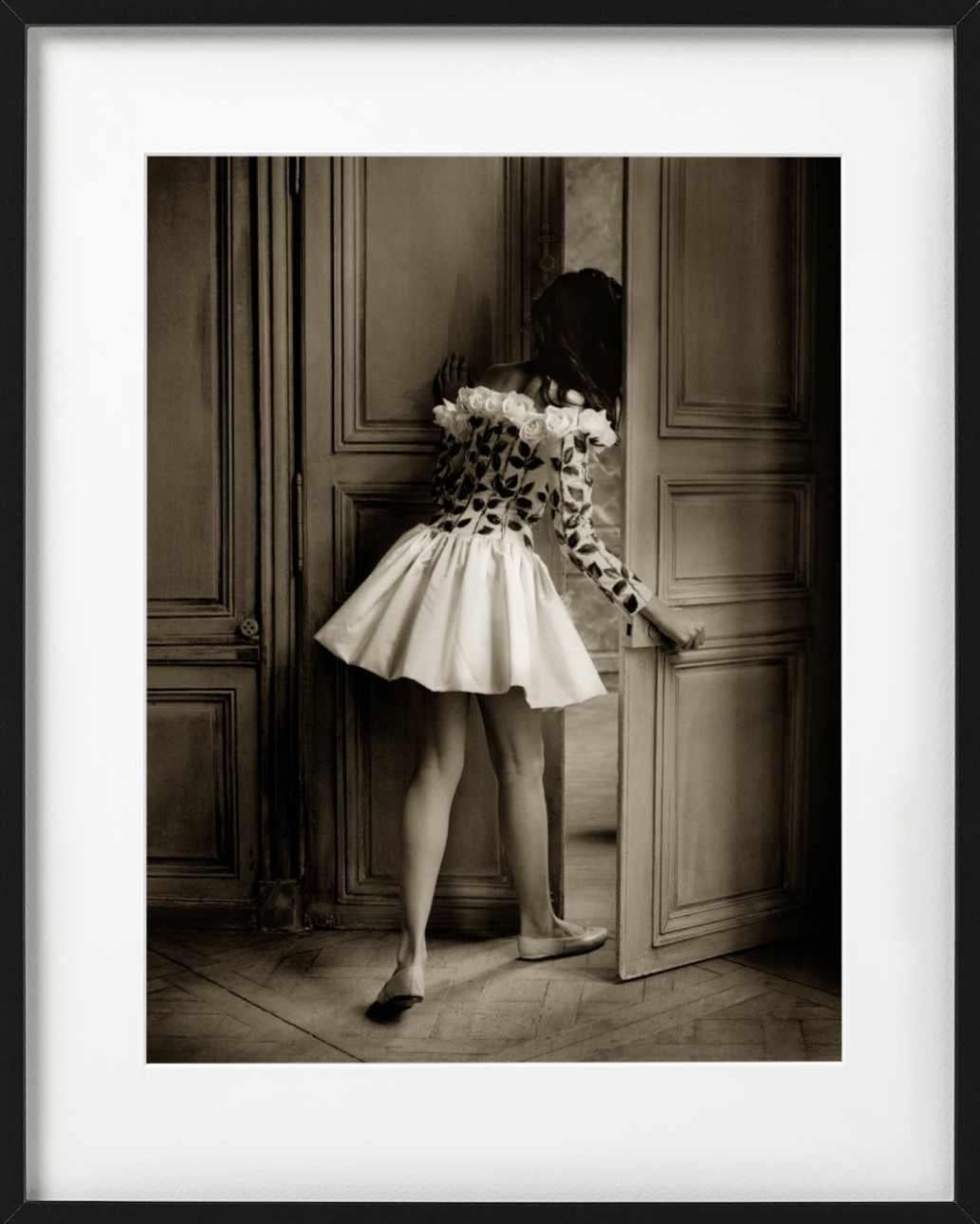 Sandrine Ho für die italienische Vogue in Valentino, Paris – Kunstfotografie, 1988 im Angebot 1