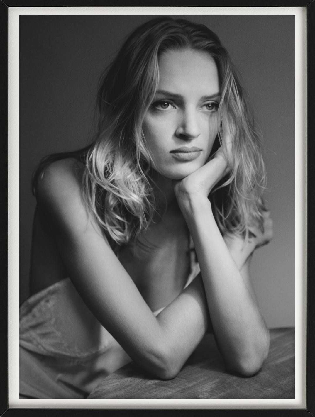Uma Thurman, NYC, Fotografia d'autore, 1993 - Photograph di Albert Watson