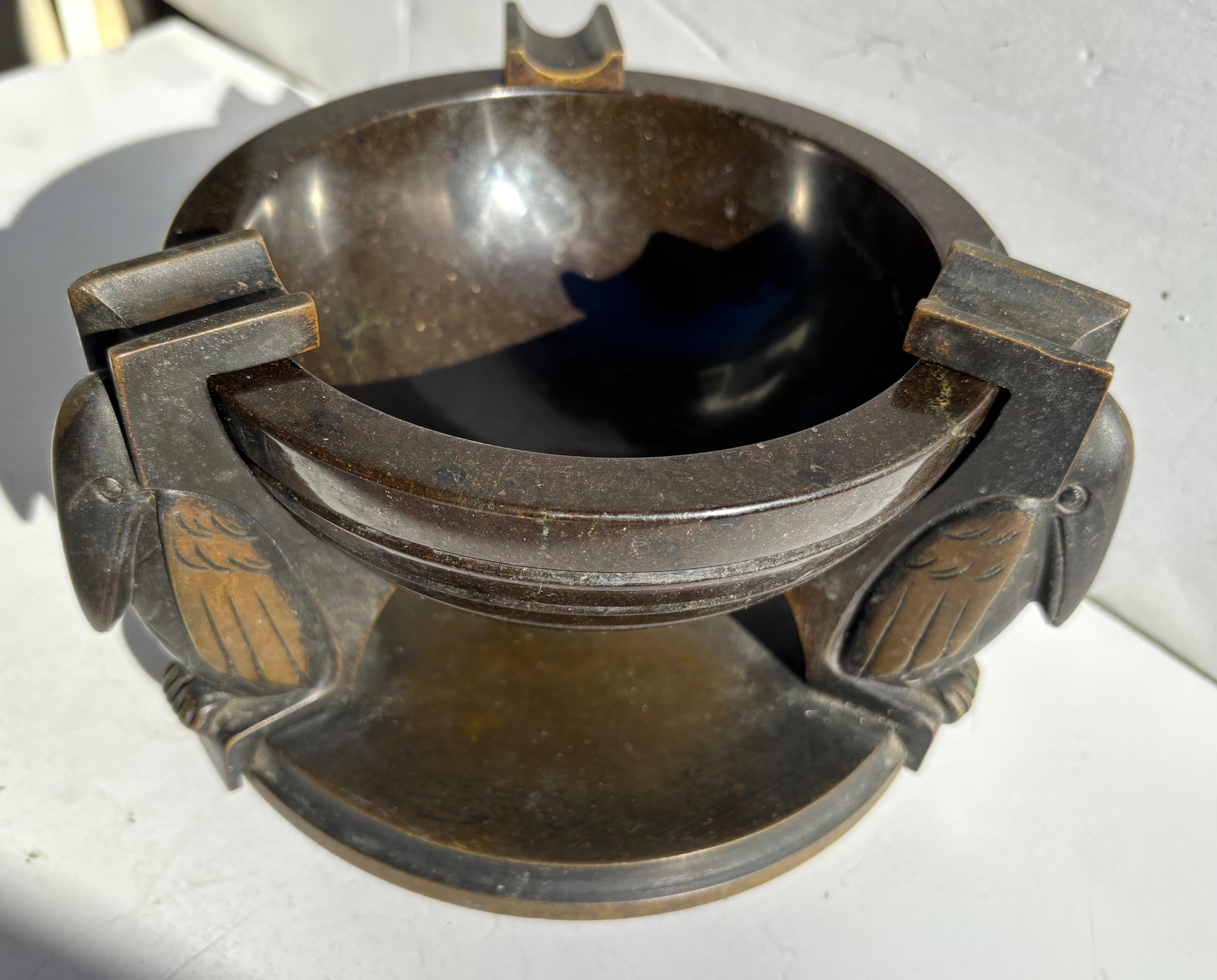 Bronzo Albin Muller  attb Posacenere in bronzo, pietra/serpentino, minerale Germania in vendita