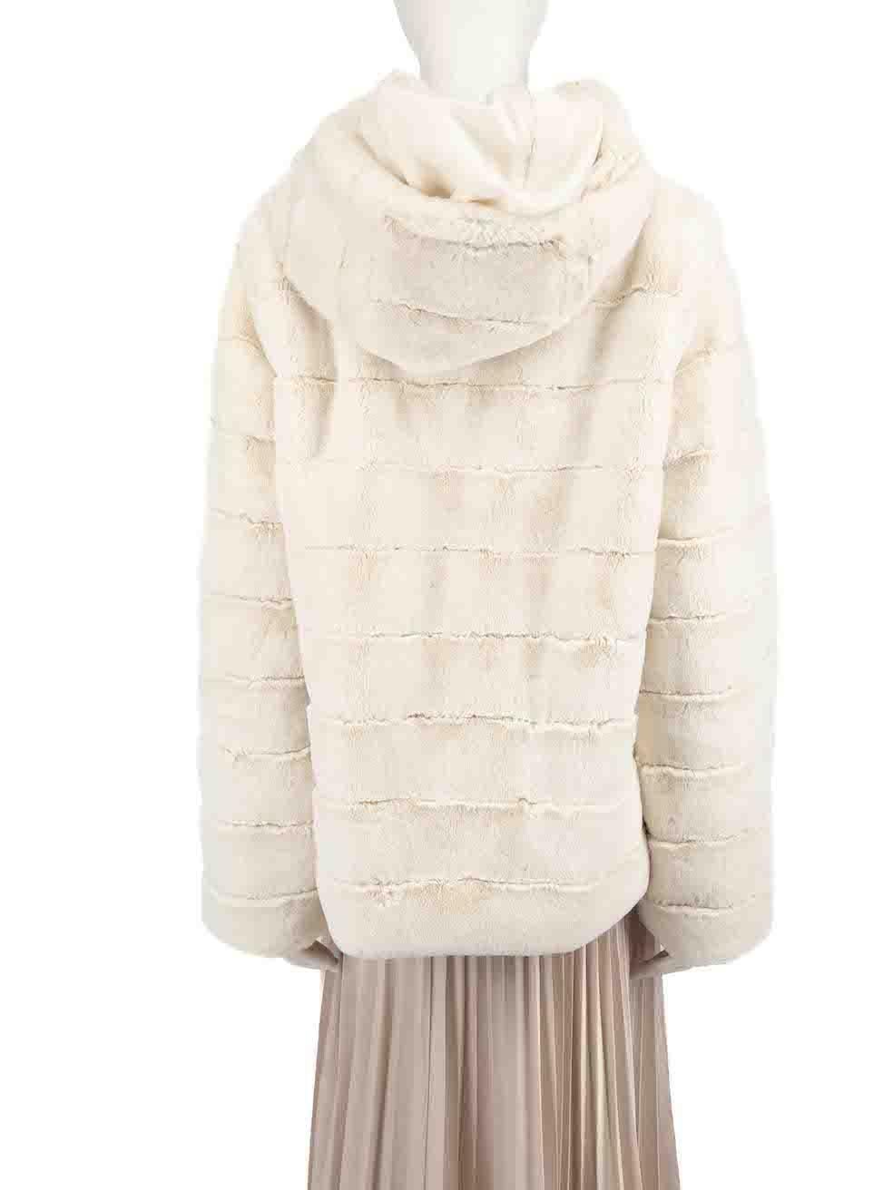 Albinea Ecru Faux Fur Coat Size XXXL In Good Condition For Sale In London, GB