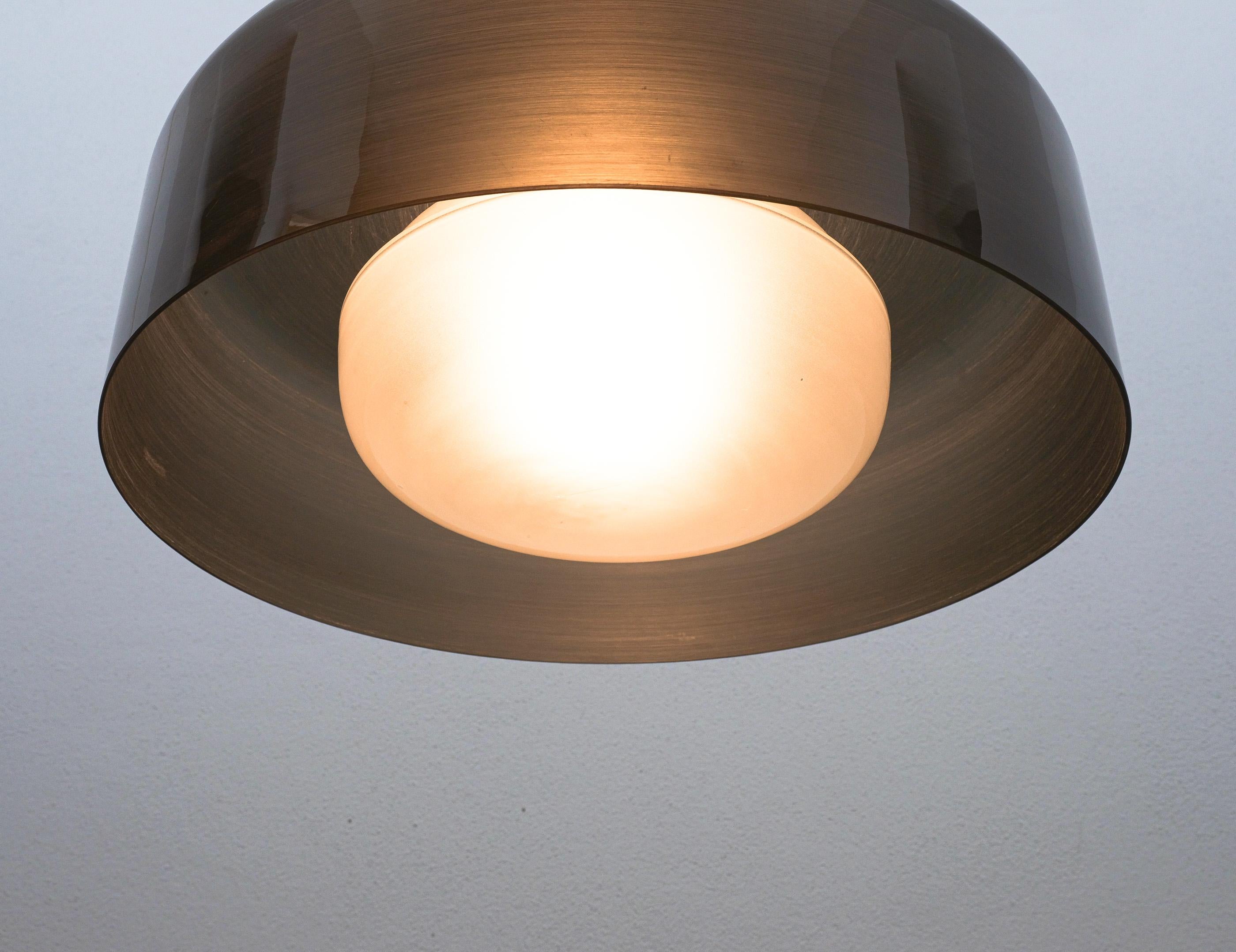 Metà XX secolo Albini & Helg Arteluce Grande Lampada a Sospensione Vetro Originale Lucite, Italia, 1955 in vendita