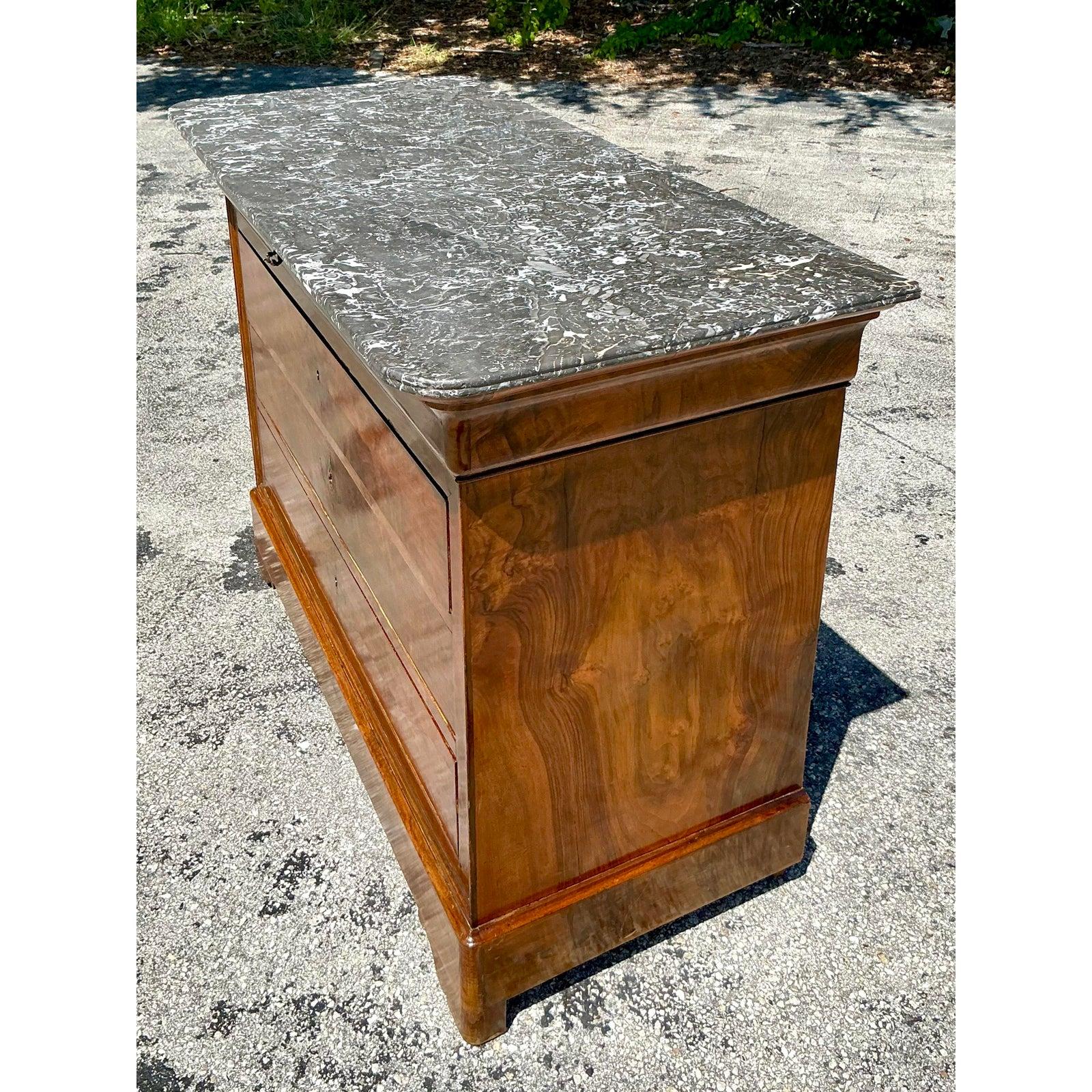 Marmo Cassettiera con piano in marmo Louis Phillips del XIX secolo Albino in vendita