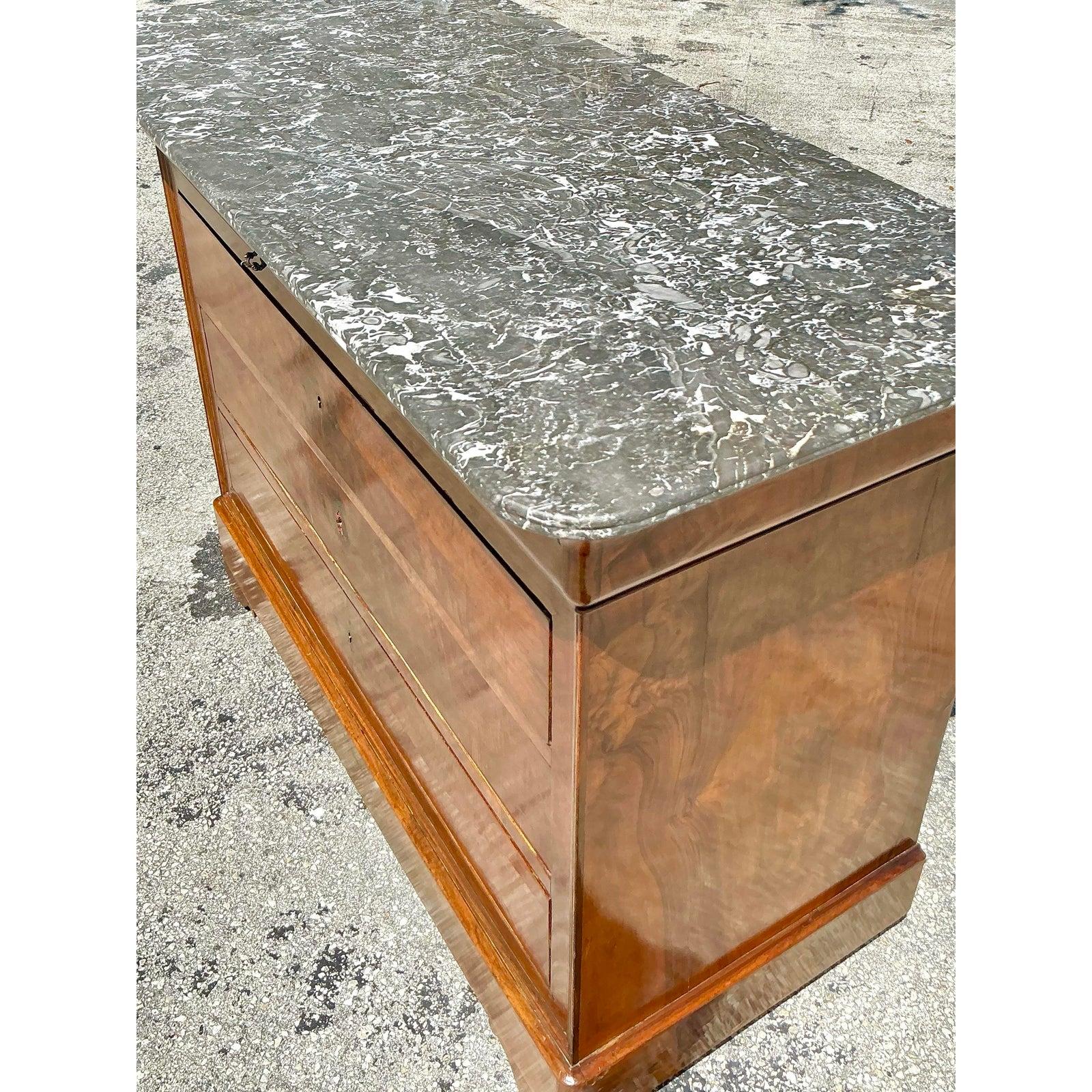 Cassettiera con piano in marmo Louis Phillips del XIX secolo Albino in vendita 2