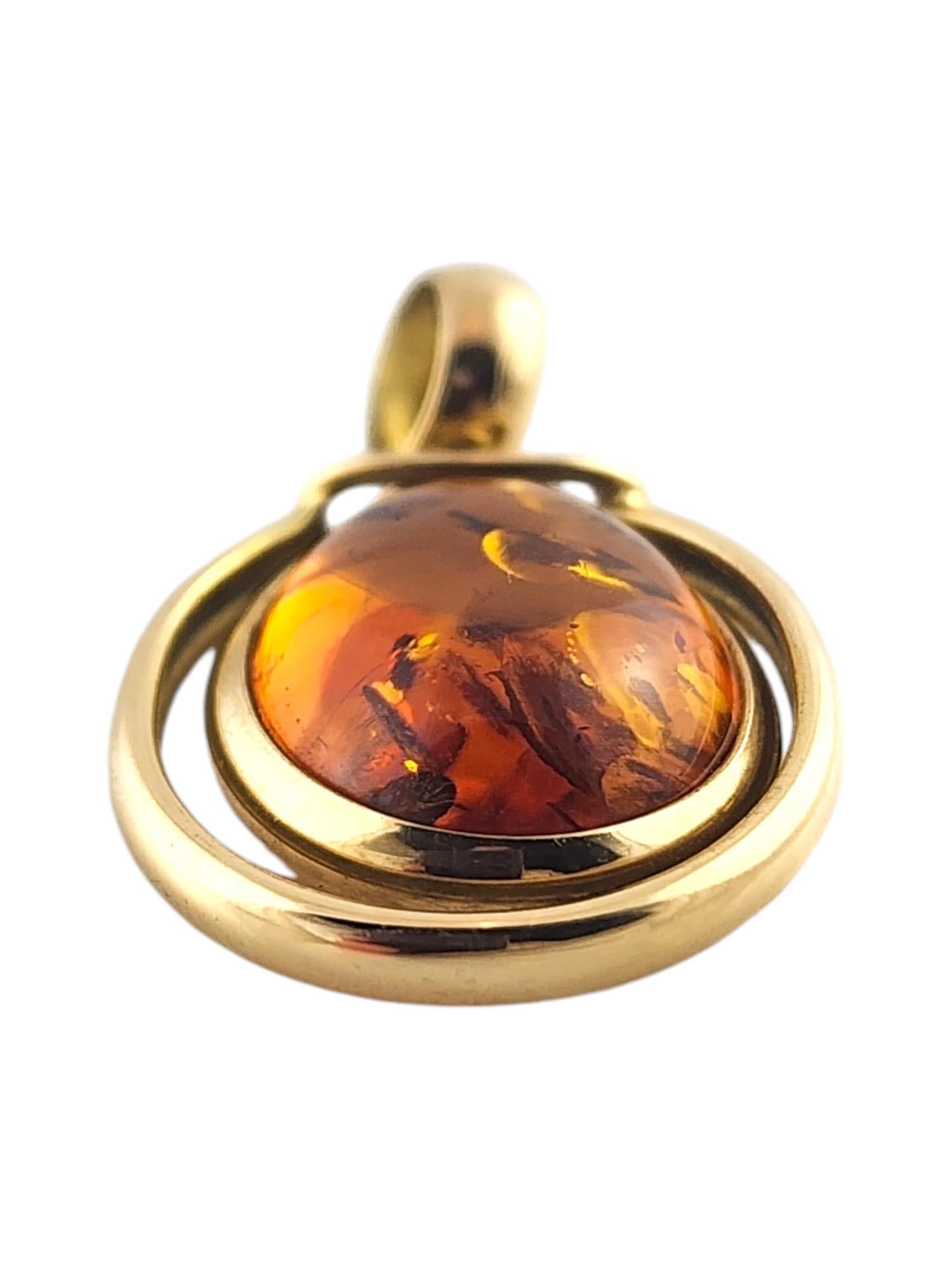 Taille ovale Albor Pendentif ambré ovale en or jaune 18 carats #19246 en vente