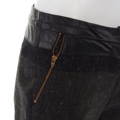 Pantalón slim fit de tweed de lana gris marino con bloques de color y cintura de cuero ALC
