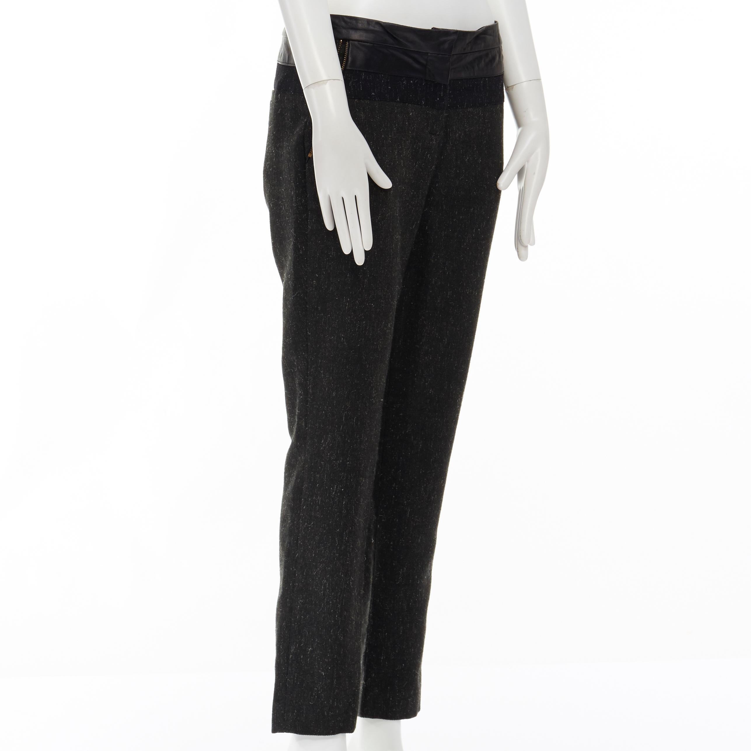 ALC Leder-Hose mit schlanker Taille aus marineblauer und grauer Wolle und Tweed-Farbblockmuster (Schwarz) im Angebot