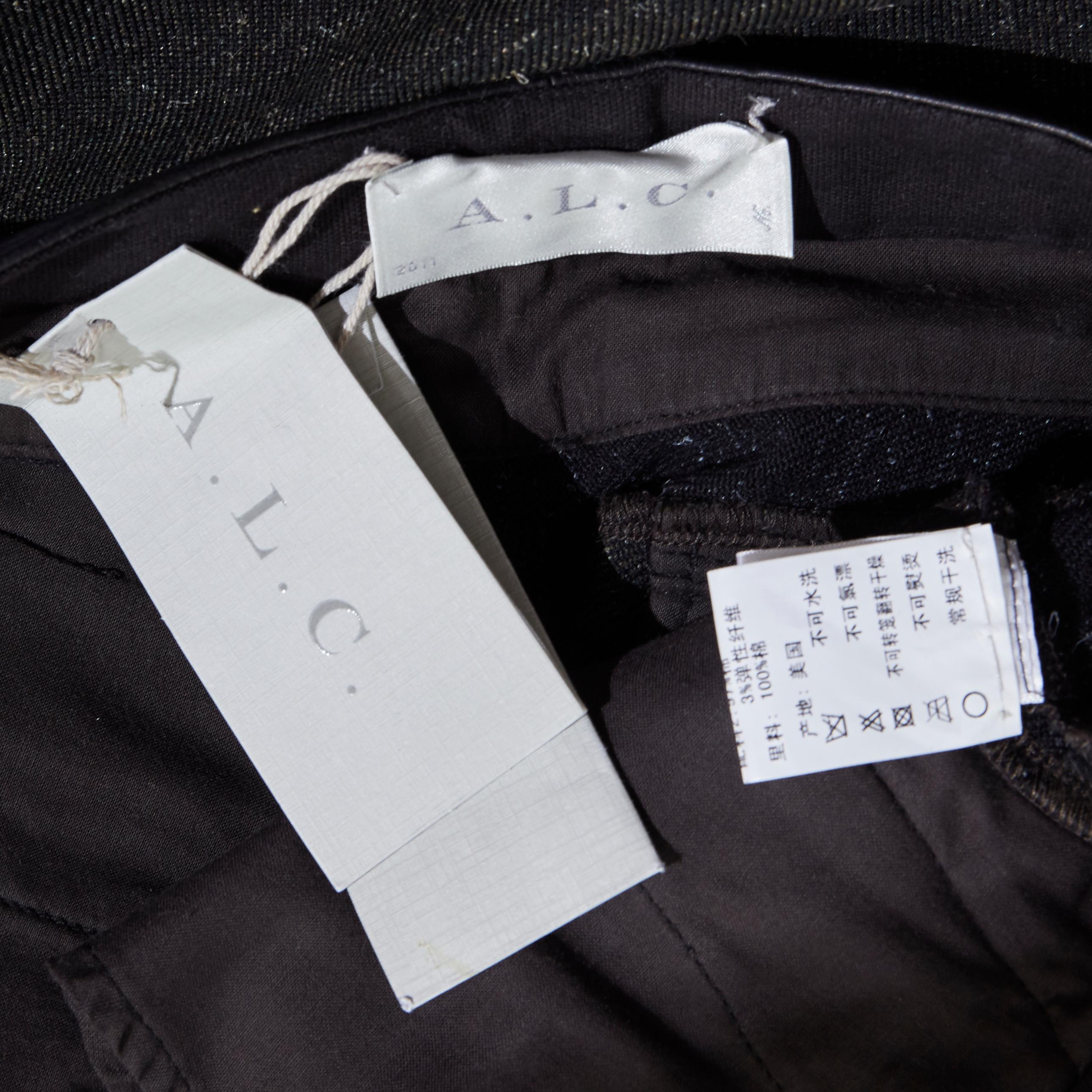 ALC Leder-Hose mit schlanker Taille aus marineblauer und grauer Wolle und Tweed-Farbblockmuster im Angebot 4