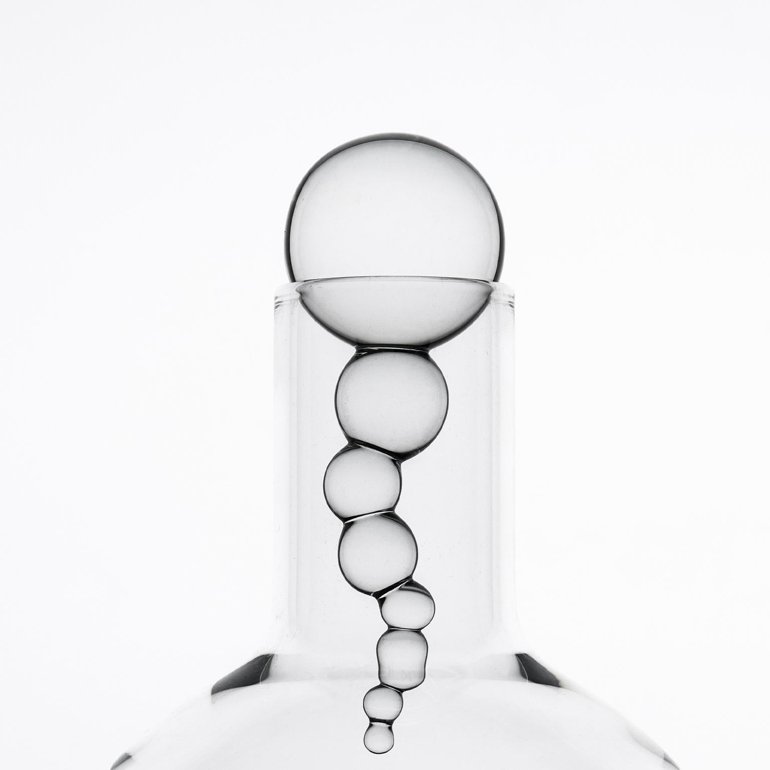 Juego de Vino Contemporáneo Alchemica Grande Botella de Vino Soplada a Mano Burbujas Chic Otro en venta