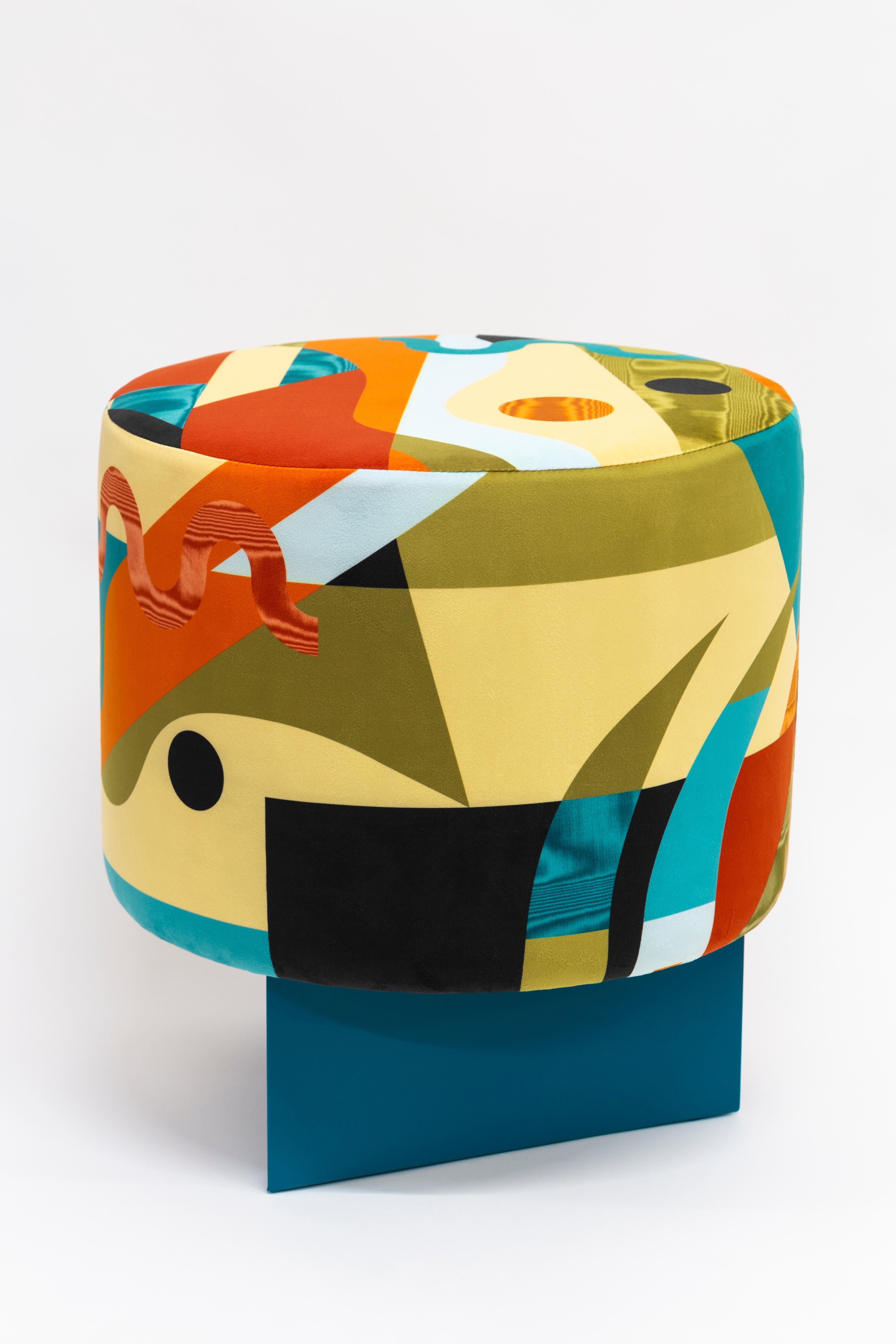 Alchimie Puf contemporáneo de terciopelo estampado y MDF by Vito Nesta #2 Moldeado en venta