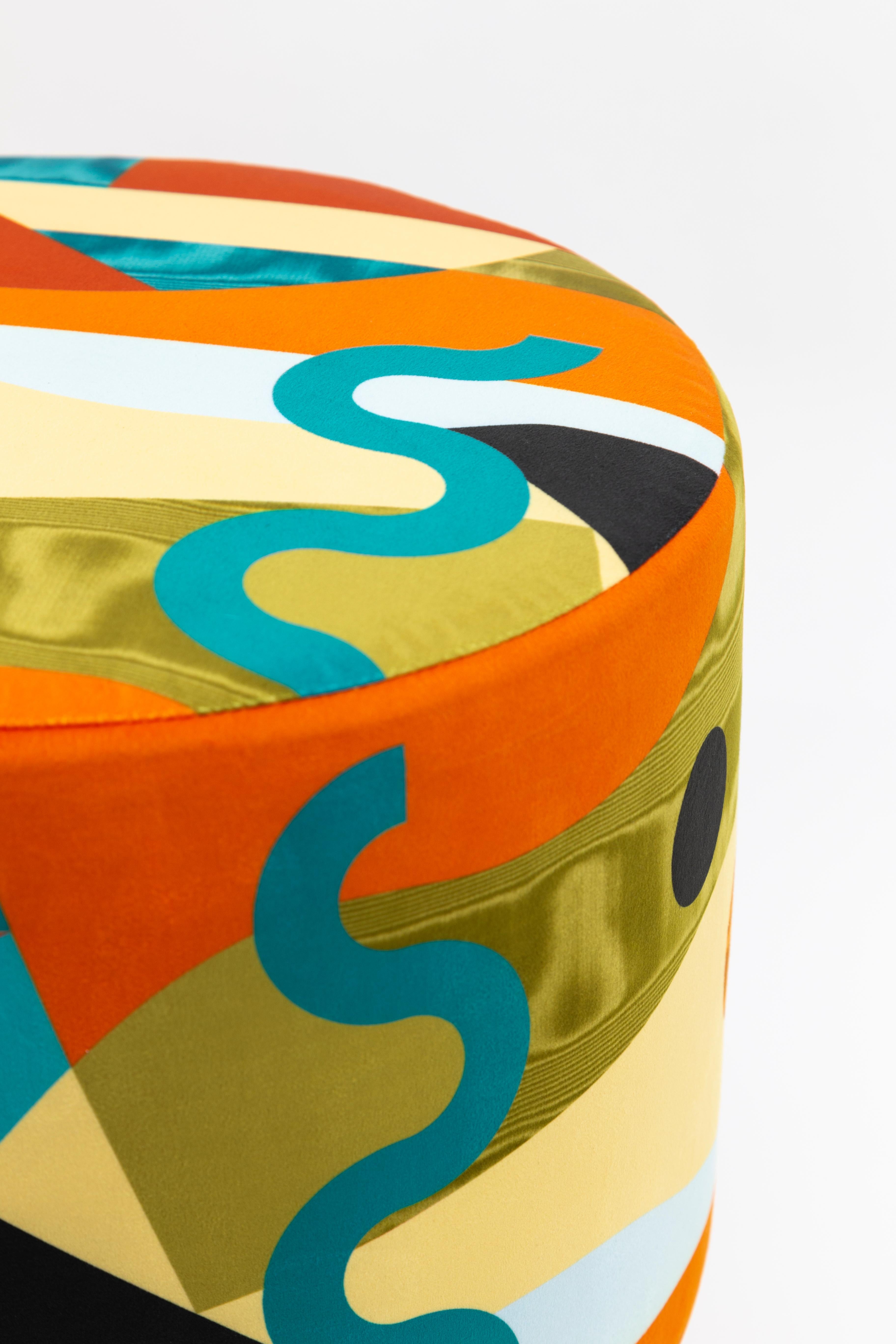 Alchimie Puf contemporáneo de terciopelo estampado y MDF by Vito Nesta #2 Terciopelo en venta