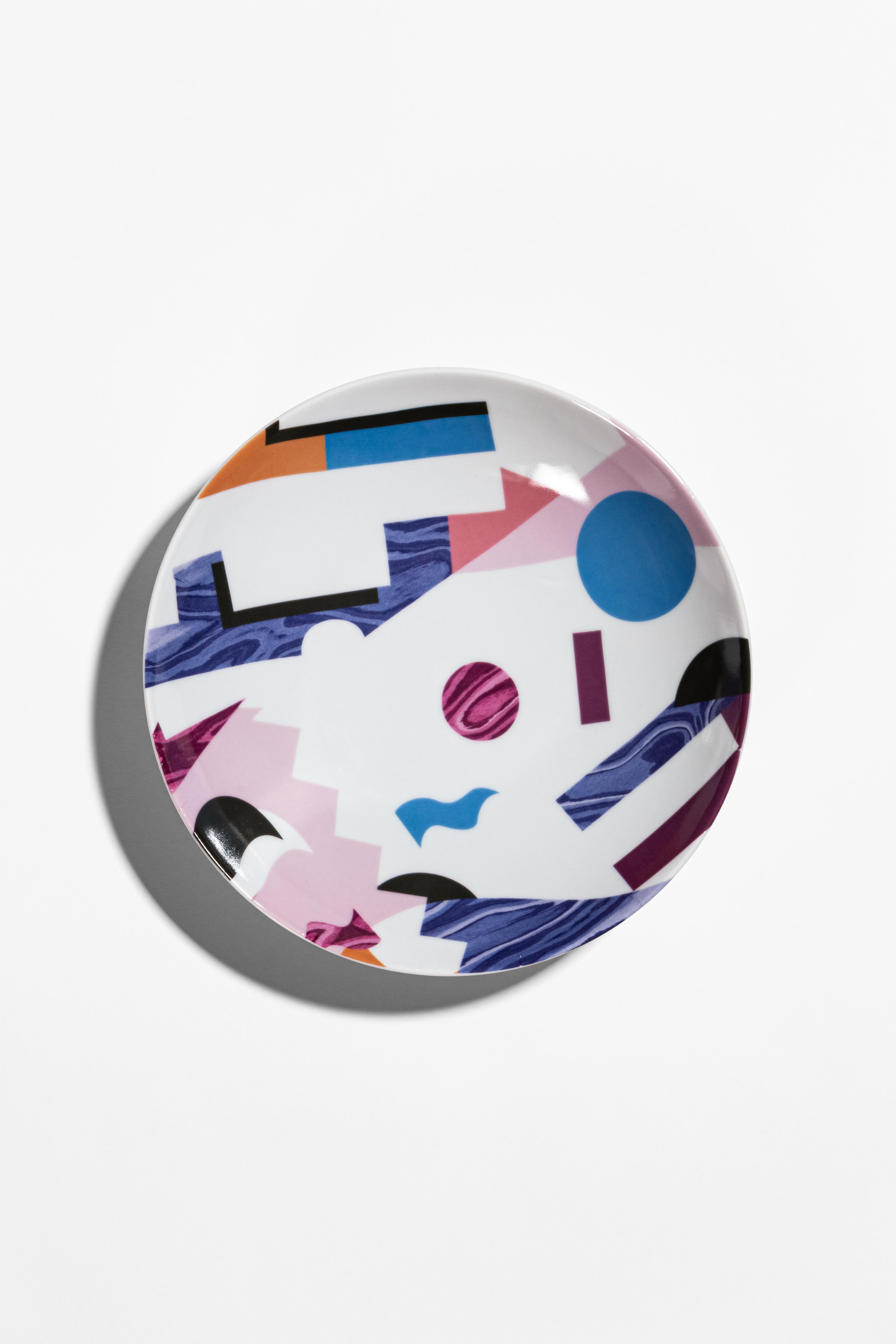 Alchimie, Six Contemporary Porcelain soup plates with Decorative Design For Sale 3