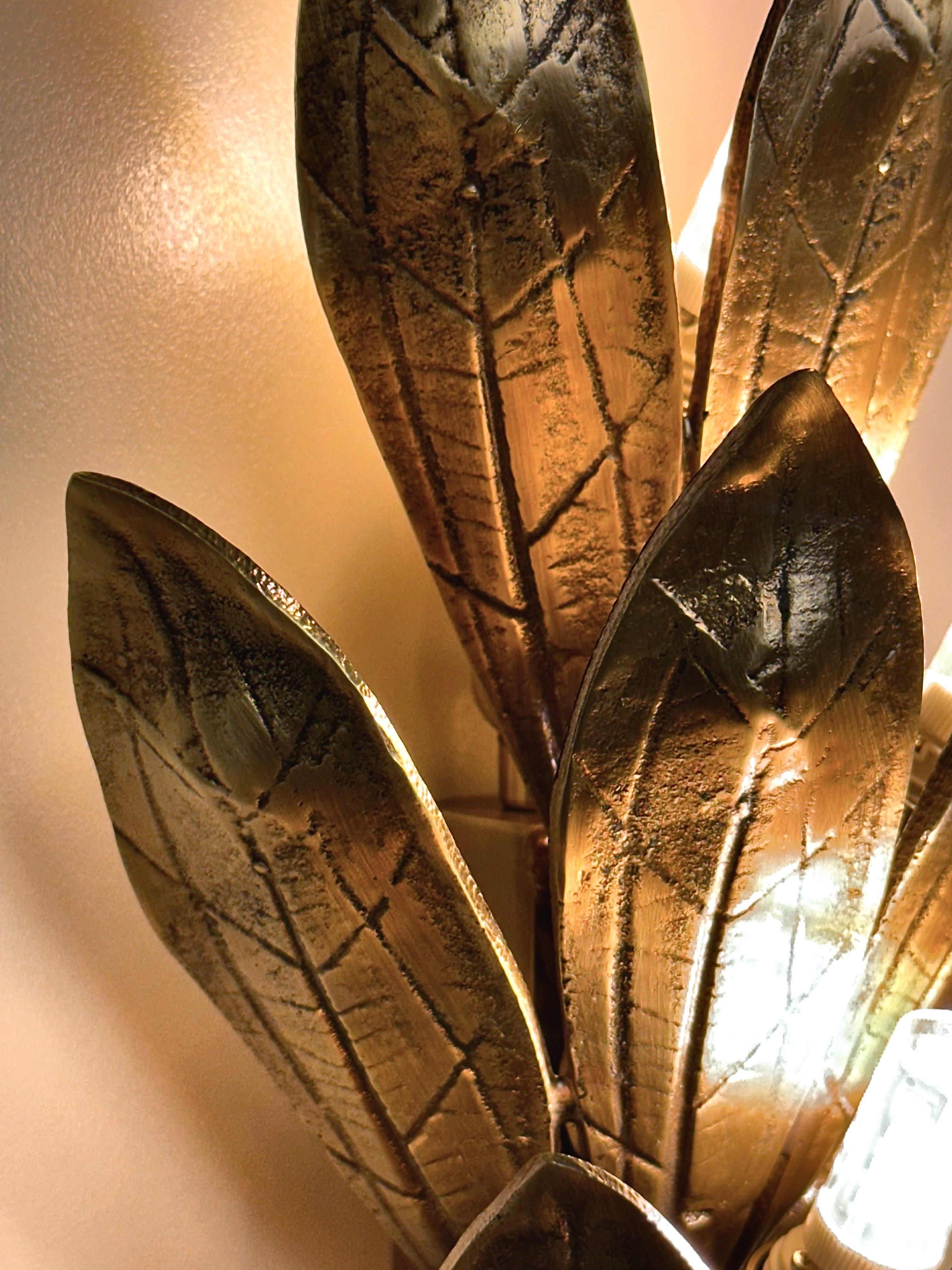 Alcoron Sculptural Brass Casting Wall Sconce In New Condition For Sale In İstiklal, TR