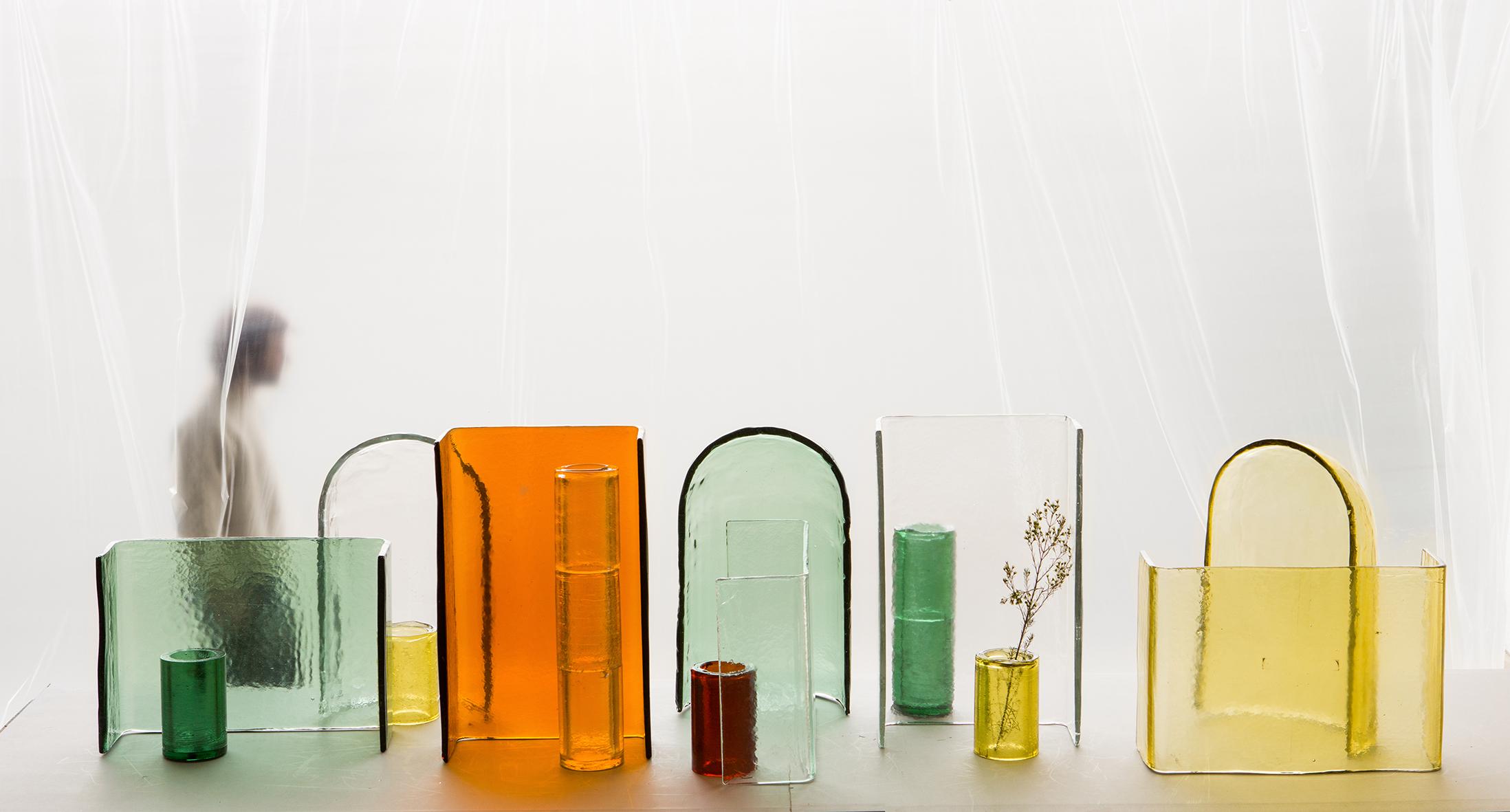 Alcova set 03
1 x Alcova Amber
1 x Vaso L Crystal
1 x Cilindro L Green
1 x Cilindro S Crystal

Alcova is a collection of handcrafted, geometric objects that when grouped create intimate landscapes. Ronan and Erwan Bouroullec describe the