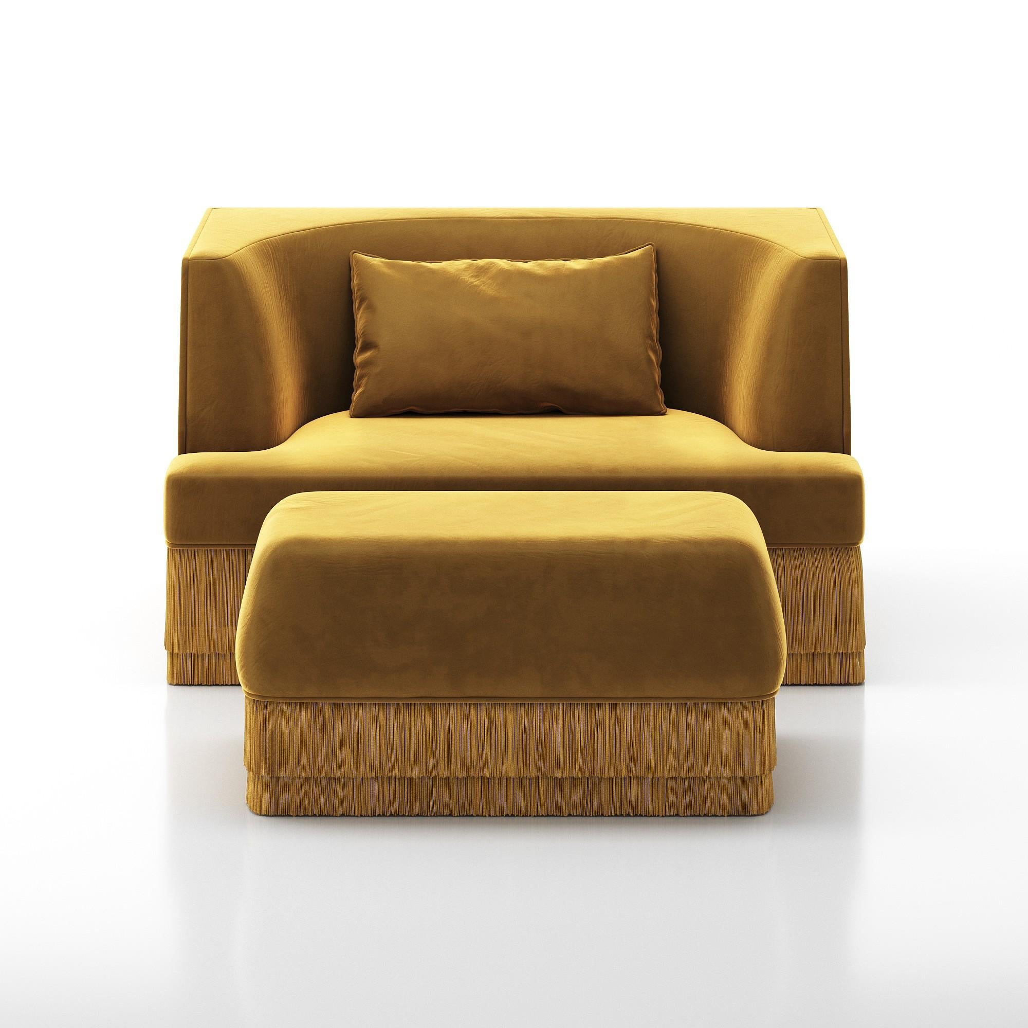 Une pièce sculpturale définie par sa silhouette architecturale et sa forme introspective. Le canapé Alcove présente un extérieur audacieux - rectangulaire et linéaire - qui révèle délicatement une courbe intérieure douce et concave. Le Design/One
