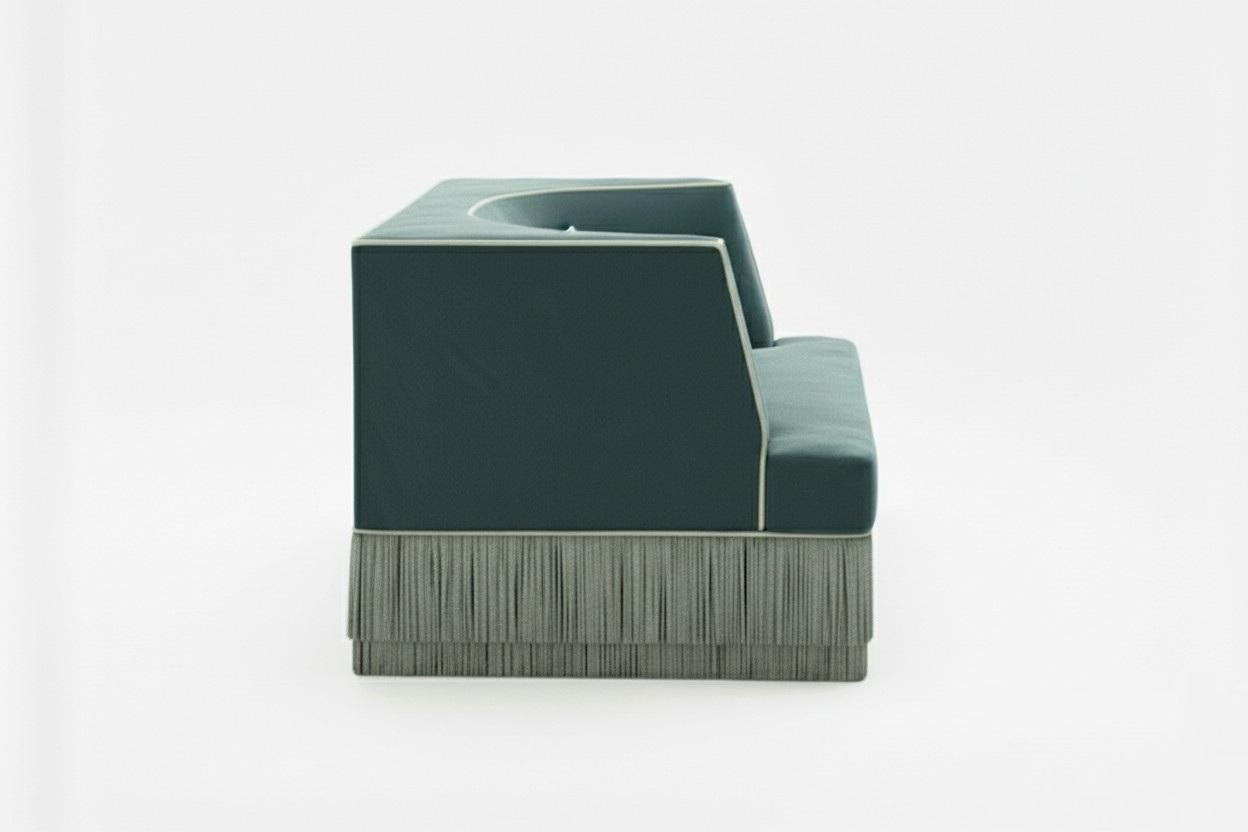 Moderne Fauteuil Alcove édition Couture en velours alpaga avec franges en vente