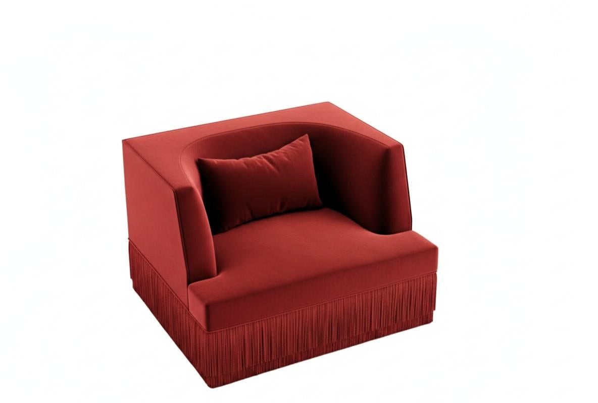 Fauteuil Alcove en velours d'Alpaga avec jupe à franges, Sidani Design/One Neuf - En vente à NEW YORK, NY