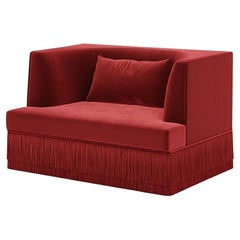 Poltrona Alcove in velluto di alpaca con gonna a frange, Sidani Design